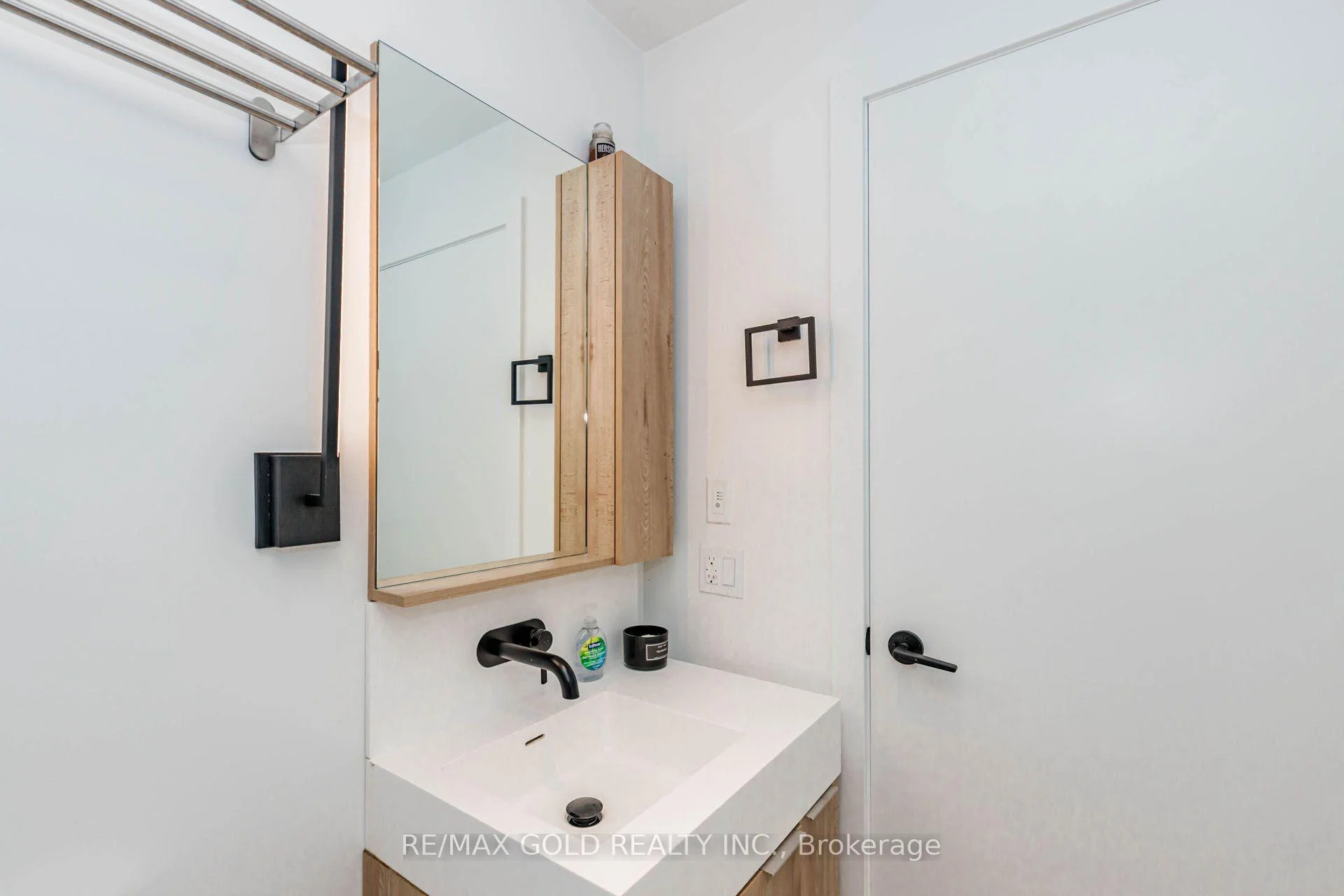 Photo 31 of 127 Broadway Avenue, Toronto, Mount Pleasant West — HOMEH