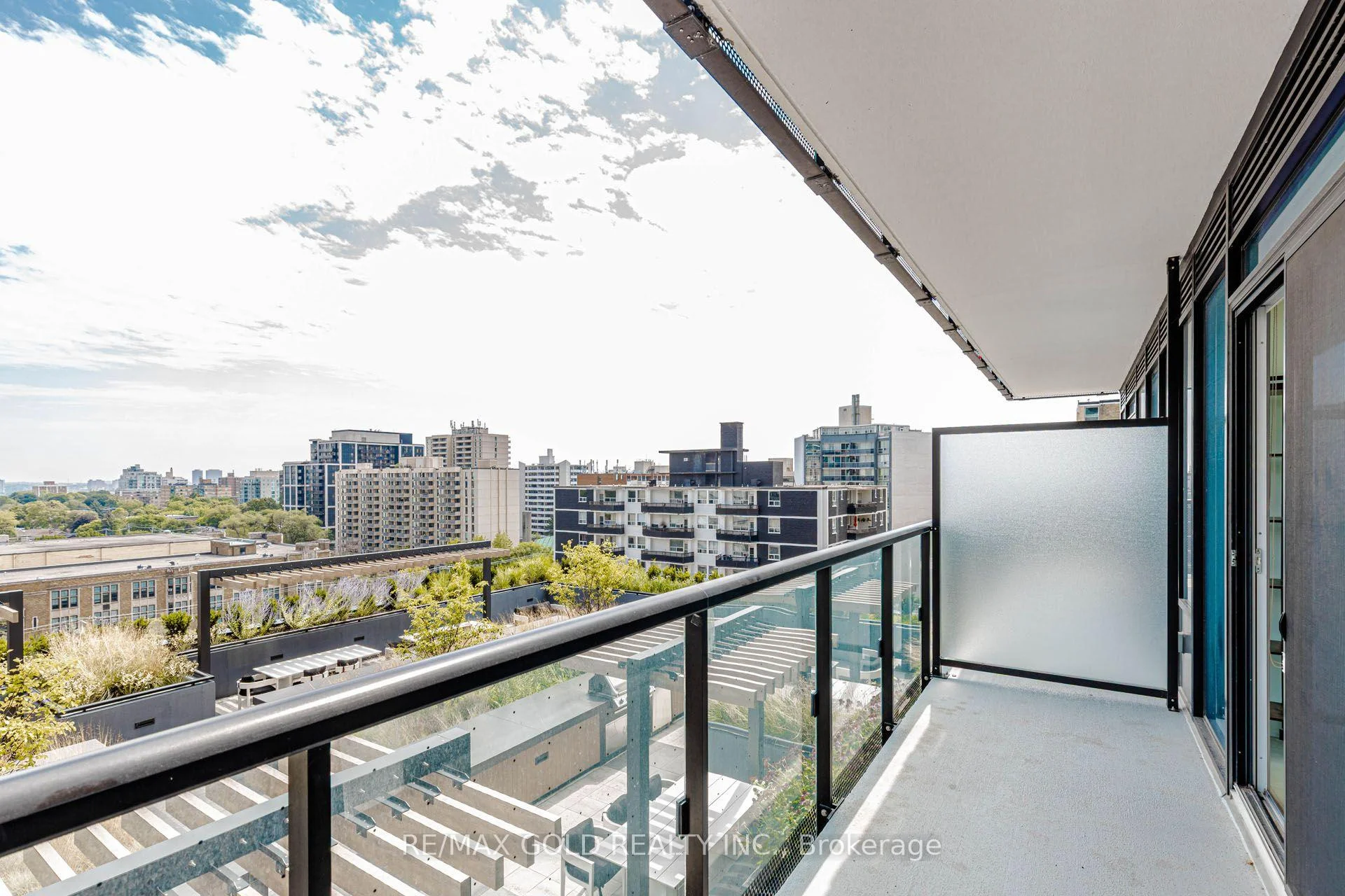 Photo 33 of 127 Broadway Avenue, Toronto, Mount Pleasant West — HOMEH