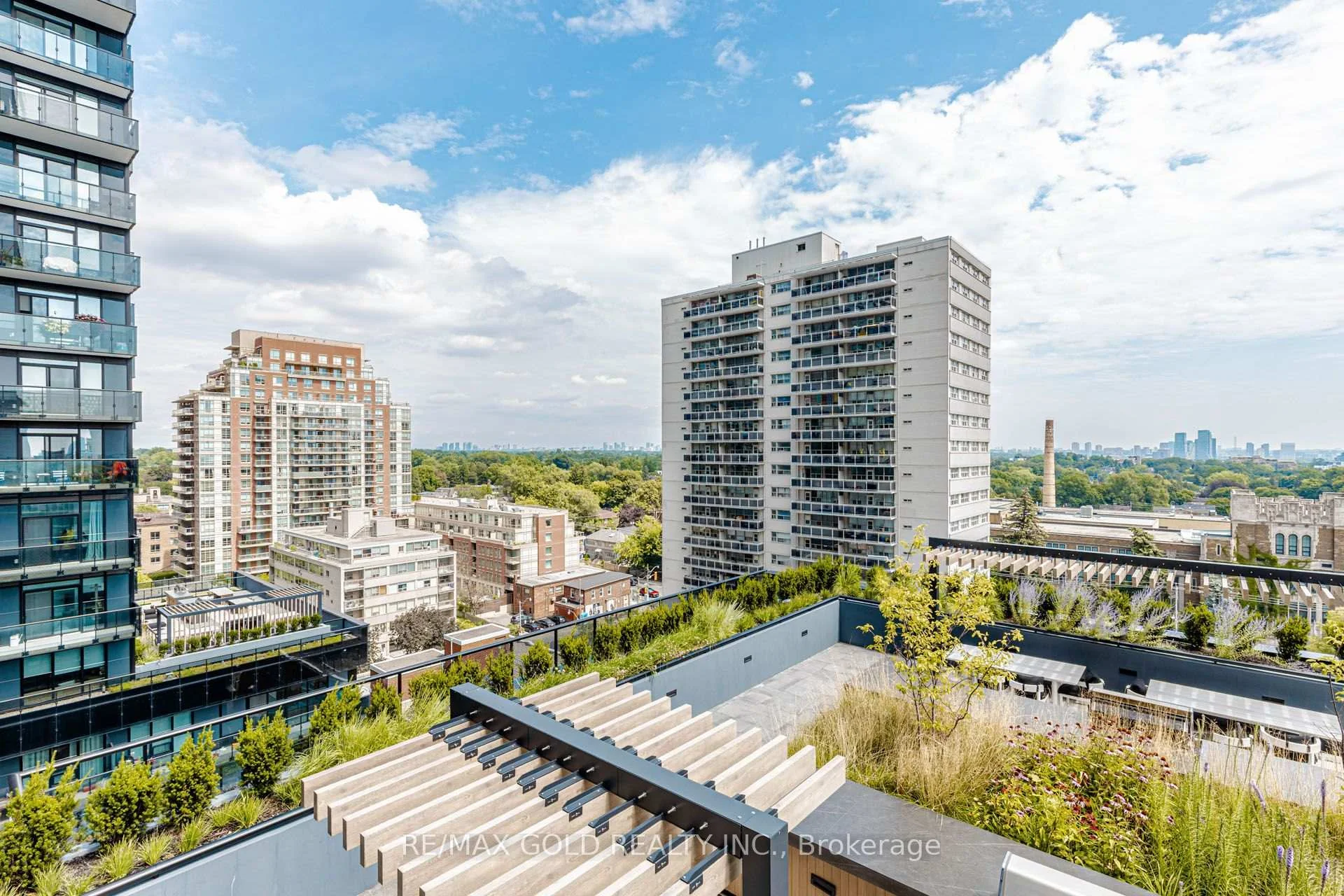 Photo 34 of 127 Broadway Avenue, Toronto, Mount Pleasant West — HOMEH