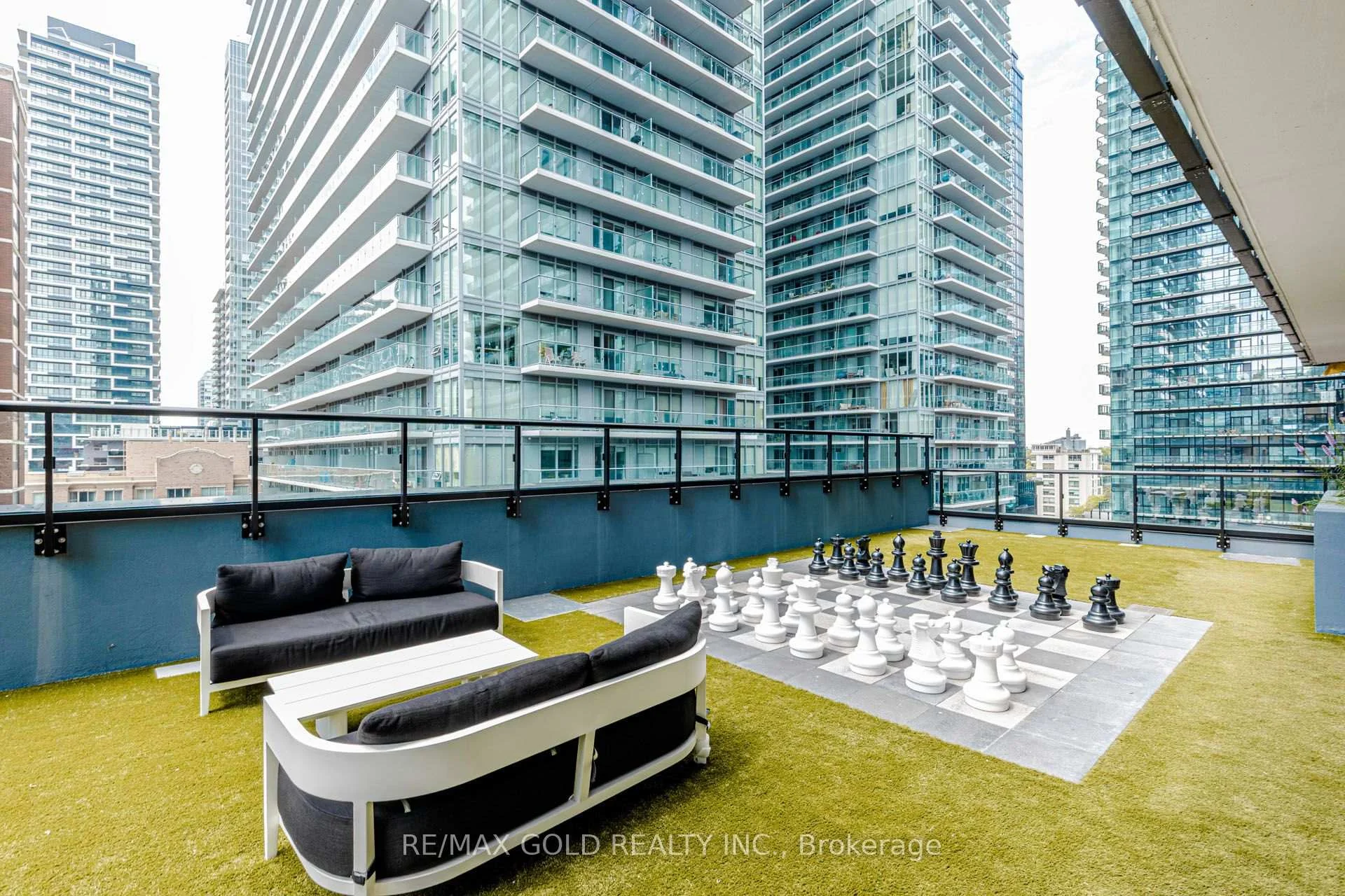 Photo 43 of 127 Broadway Avenue, Toronto, Mount Pleasant West — HOMEH