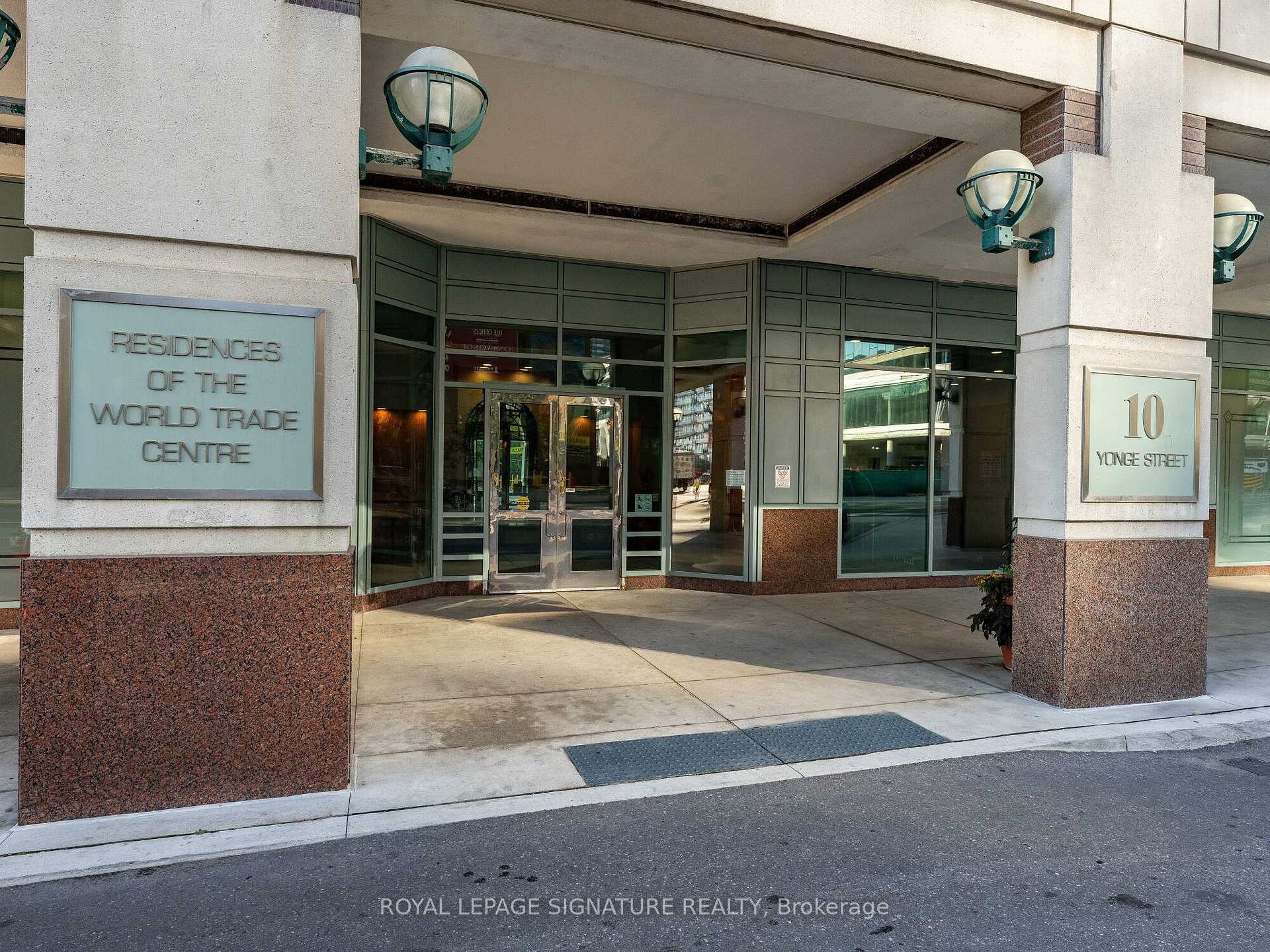Photo 2 of Unit 1701, 10 Yonge Street, Toronto, Waterfront Communities — HOMEH