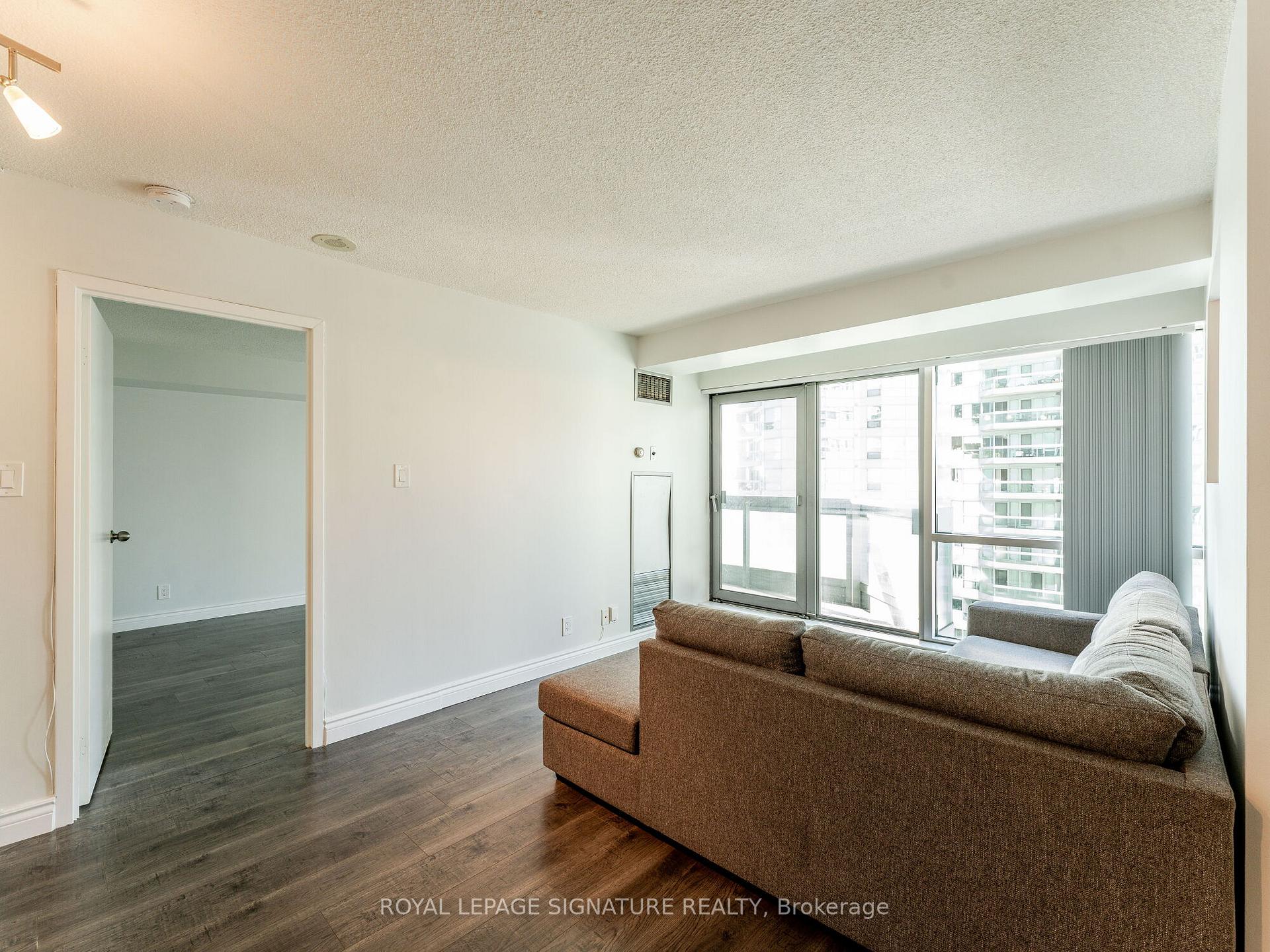 Photo 10 of Unit 1701, 10 Yonge Street, Toronto, Waterfront Communities — HOMEH