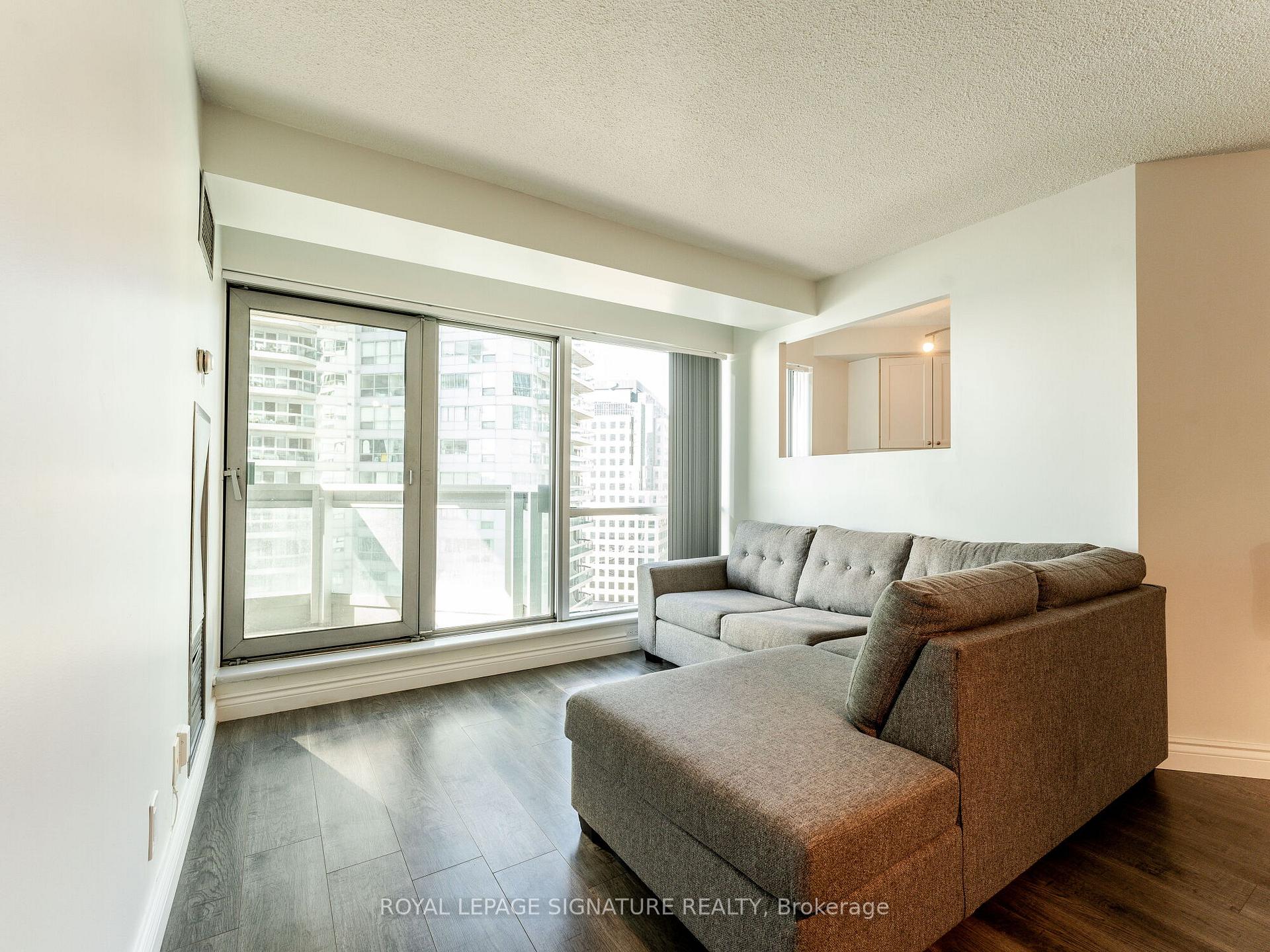 Photo 11 of Unit 1701, 10 Yonge Street, Toronto, Waterfront Communities — HOMEH