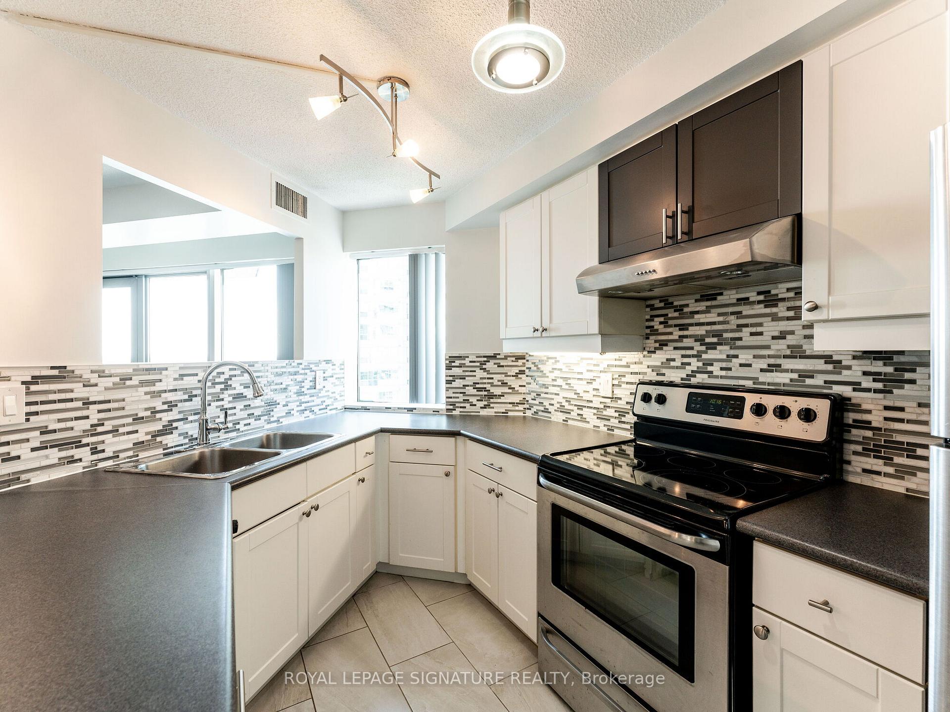 Photo 14 of Unit 1701, 10 Yonge Street, Toronto, Waterfront Communities — HOMEH