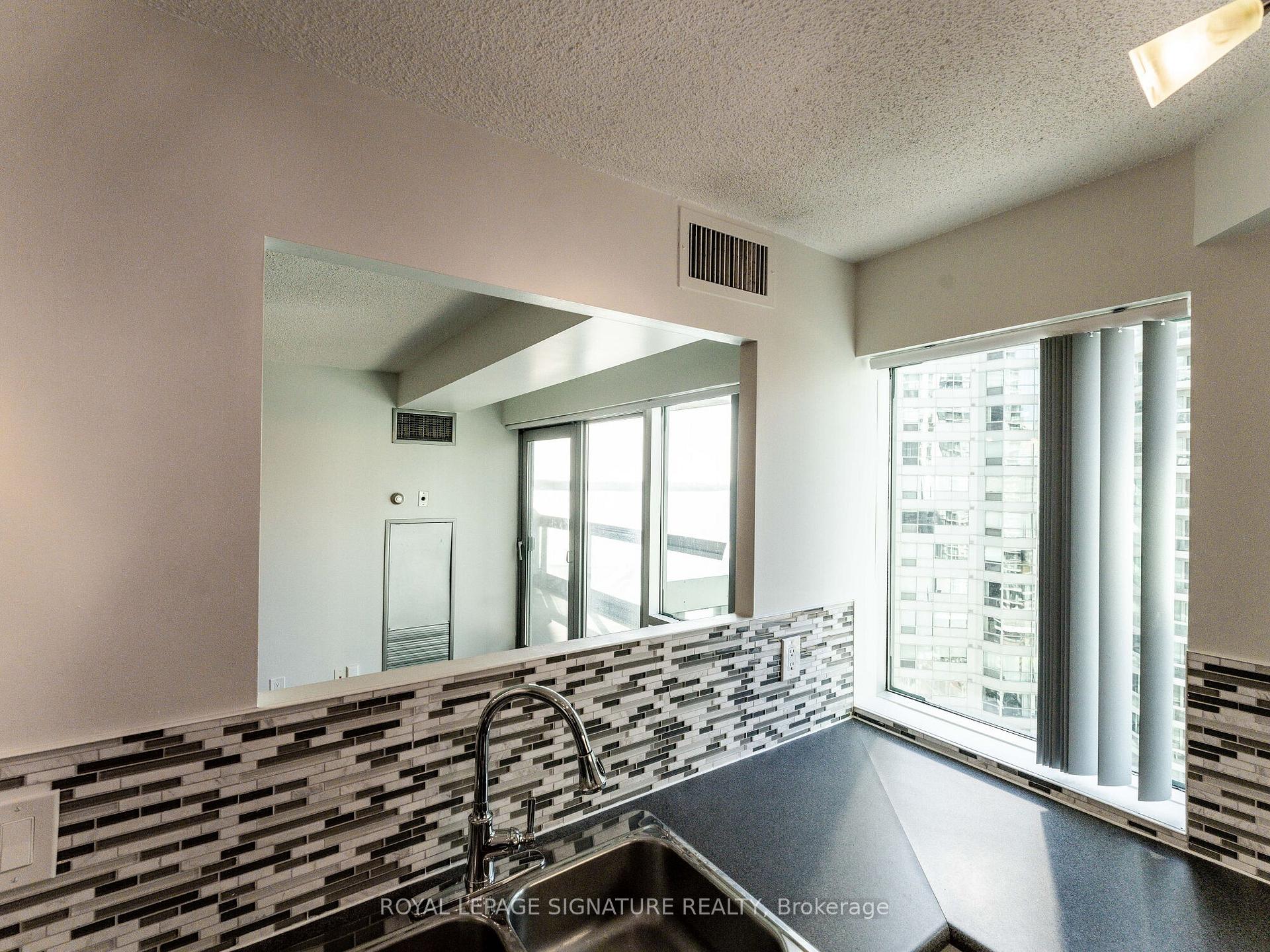 Photo 16 of Unit 1701, 10 Yonge Street, Toronto, Waterfront Communities — HOMEH