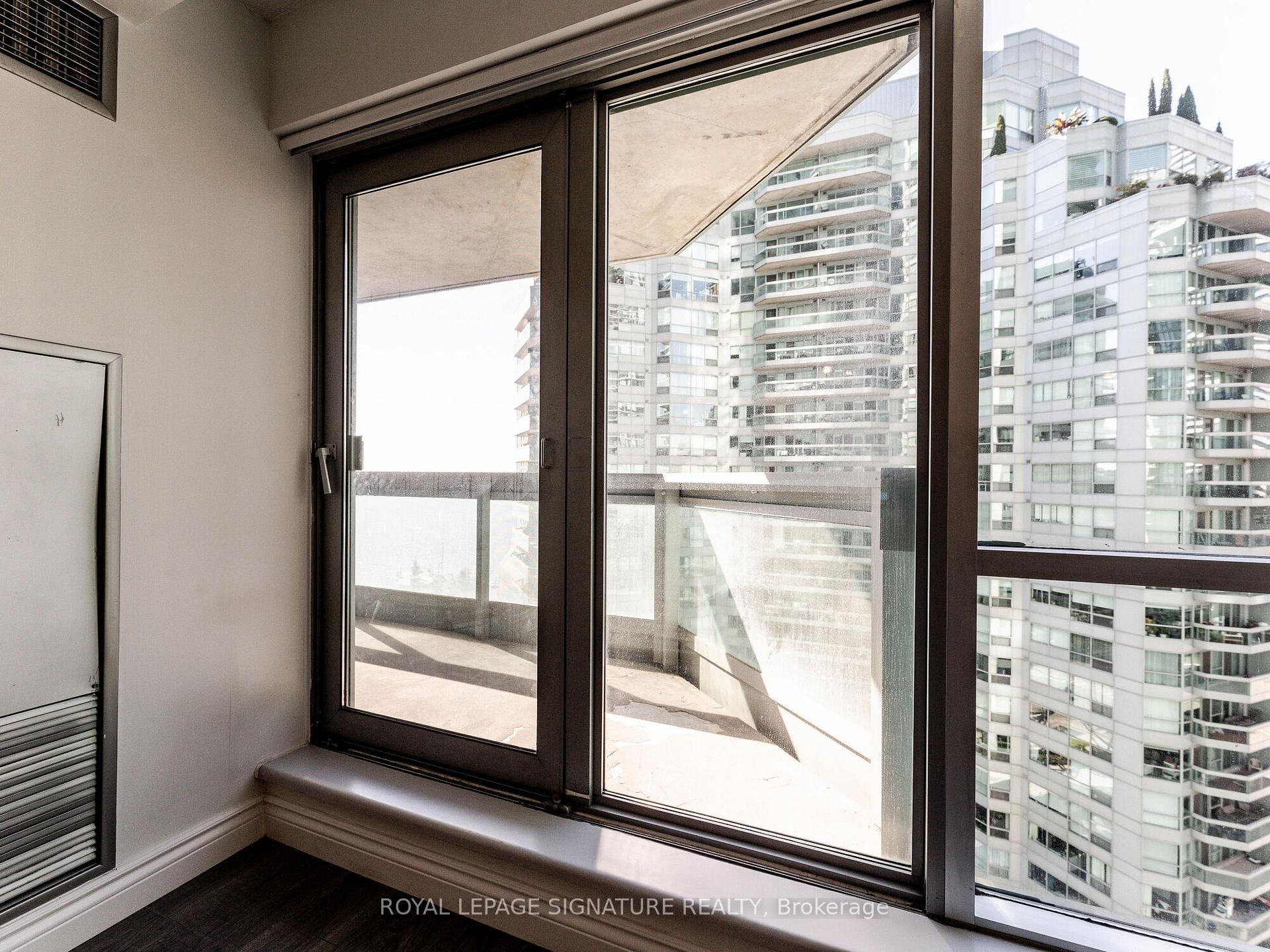 Photo 26 of Unit 1701, 10 Yonge Street, Toronto, Waterfront Communities — HOMEH