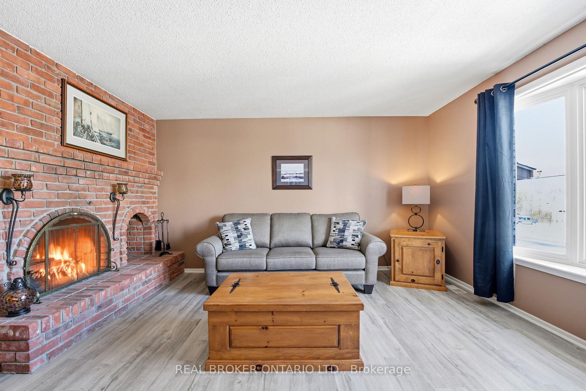Photo 4 of 109 Highview Drive, Ottawa, Constance Bay — HOMEH