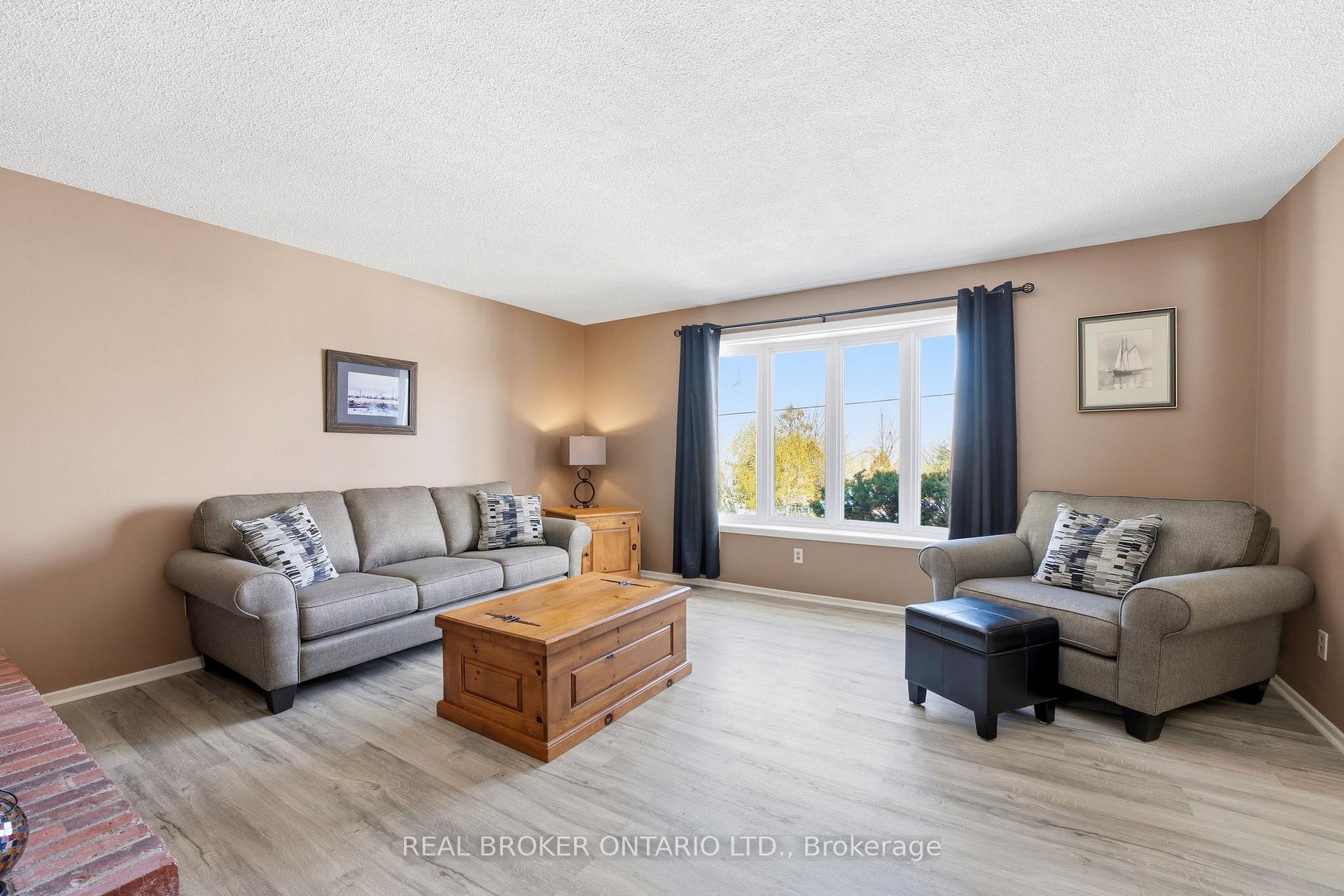 Photo 5 of 109 Highview Drive, Ottawa, Constance Bay — HOMEH