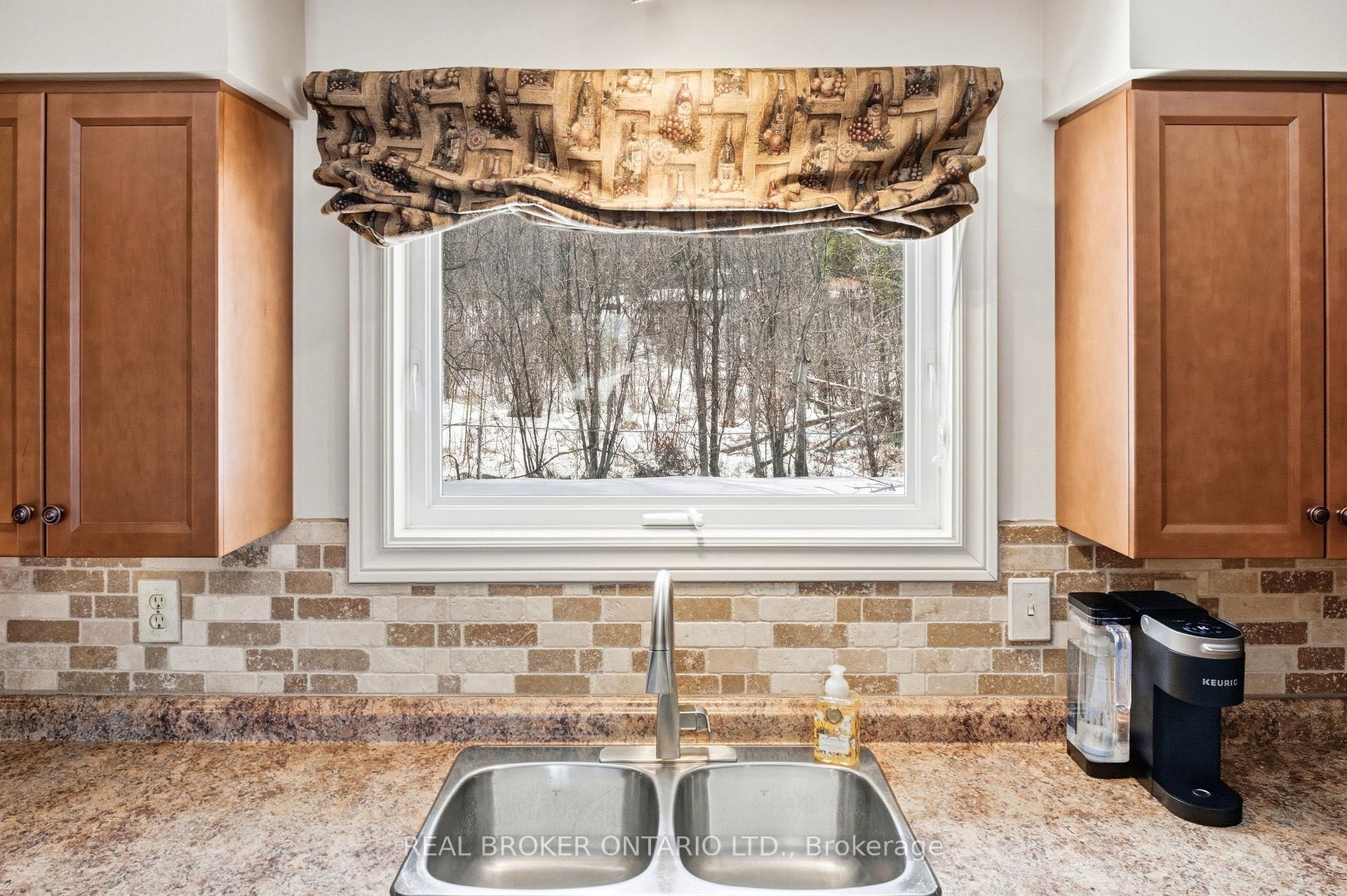 Photo 11 of 109 Highview Drive, Ottawa, Constance Bay — HOMEH