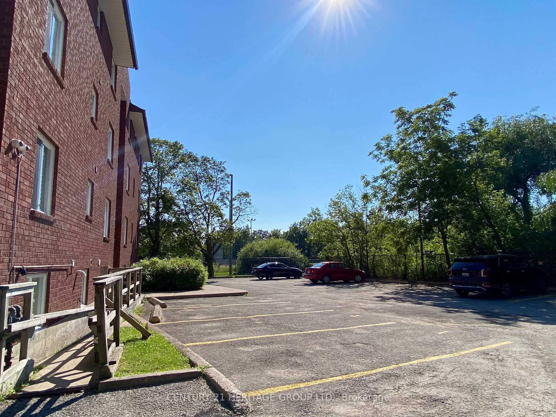 Photo 2 of Unit 403, 170 Grove Street E, Barrie, Wellington — HOMEH