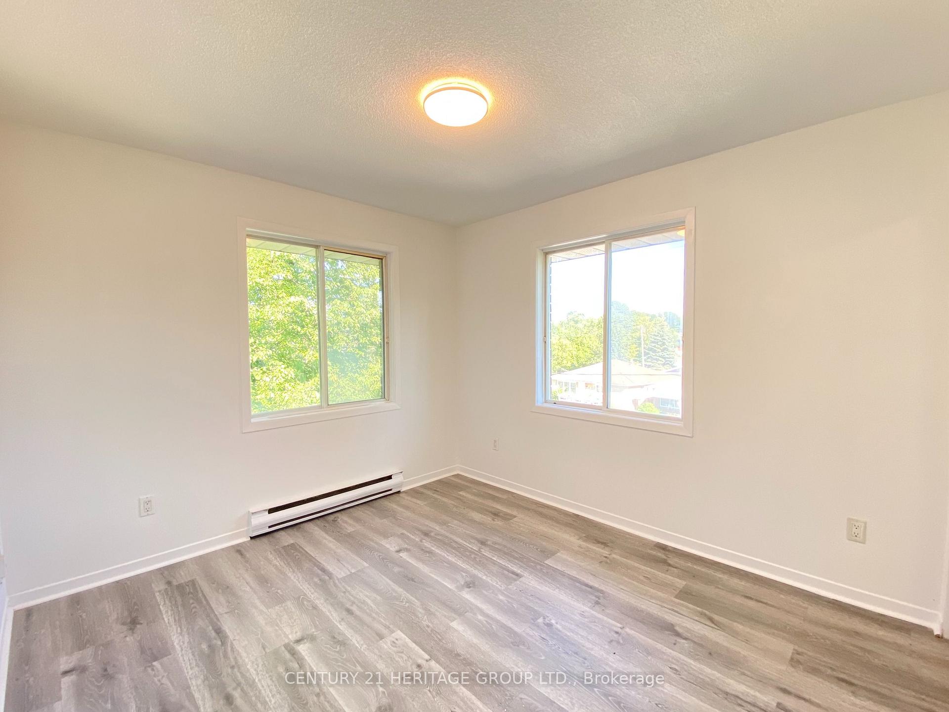 Photo 6 of Unit 403, 170 Grove Street E, Barrie, Wellington — HOMEH