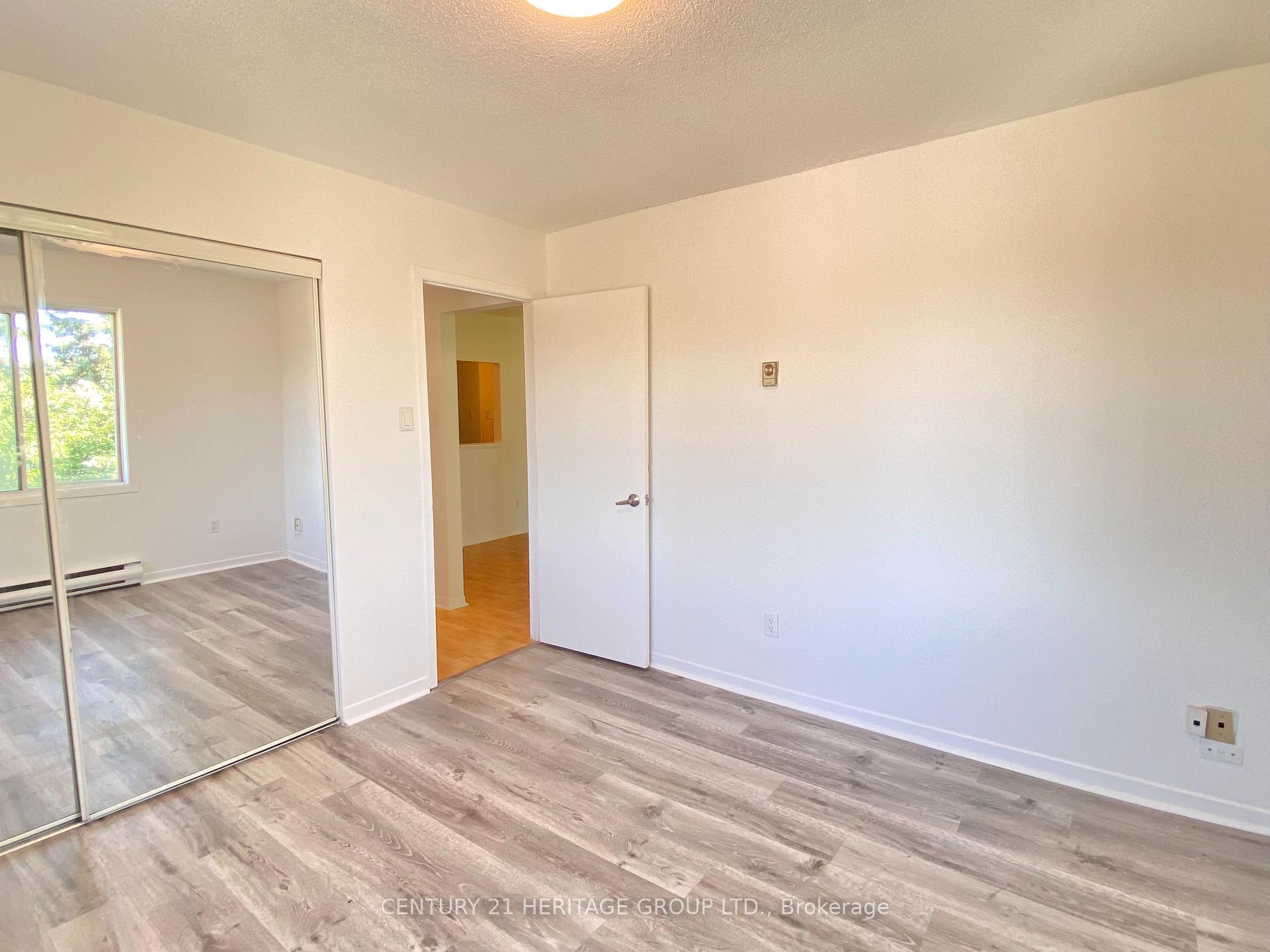 Photo 7 of Unit 403, 170 Grove Street E, Barrie, Wellington — HOMEH