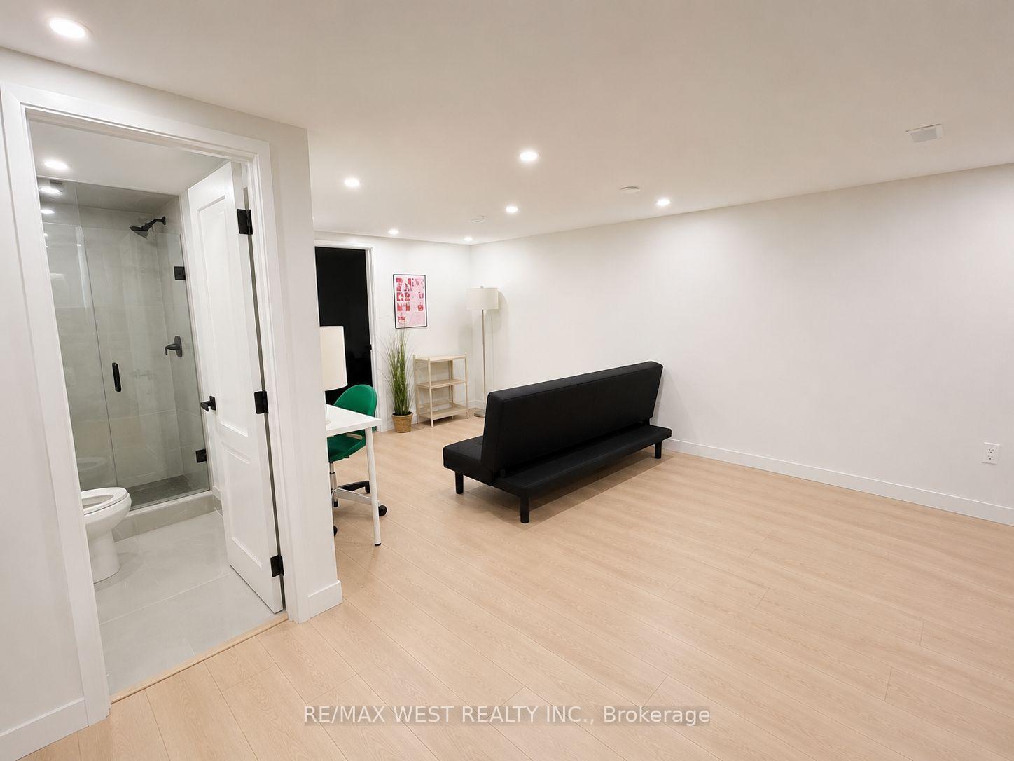 Photo 9 of Unit 5, 202 Perth Avenue, Toronto, Dovercourt-Wallace Emerson-Junction — HOMEH