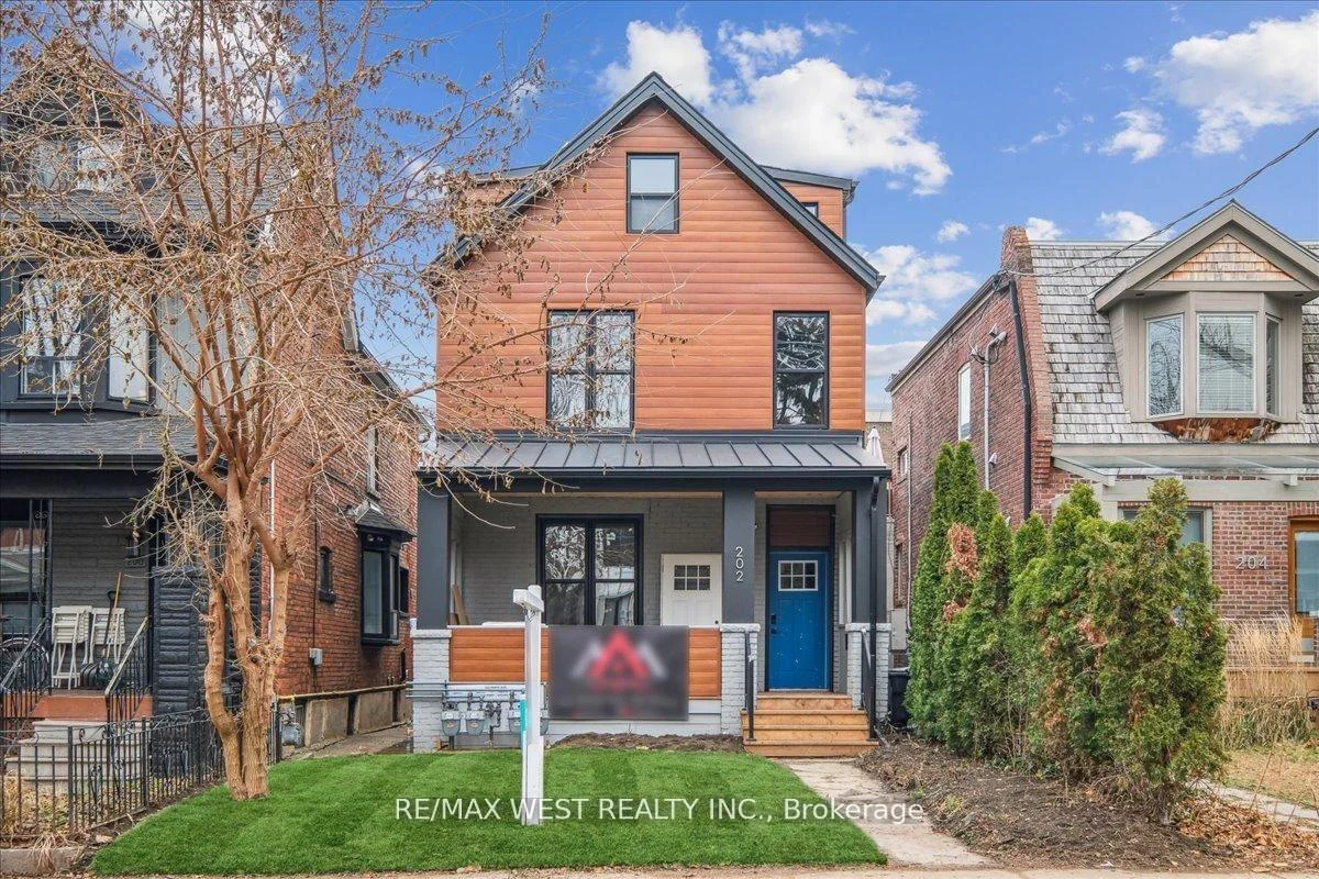 Photo 1 of Unit 5, 202 Perth Avenue, Toronto, Dovercourt-Wallace Emerson-Junction — HOMEH