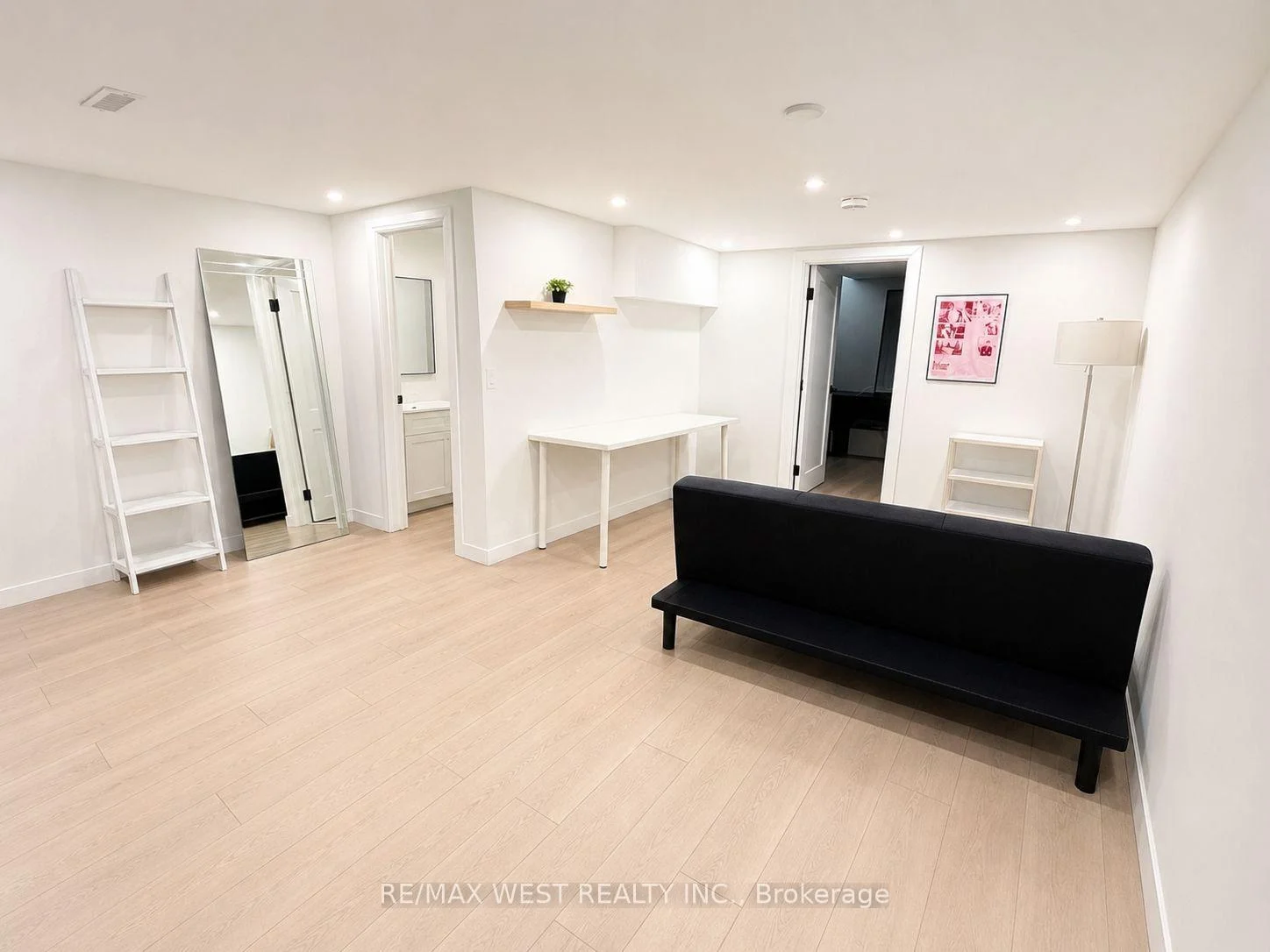 Photo 8 of Unit 5, 202 Perth Avenue, Toronto, Dovercourt-Wallace Emerson-Junction — HOMEH