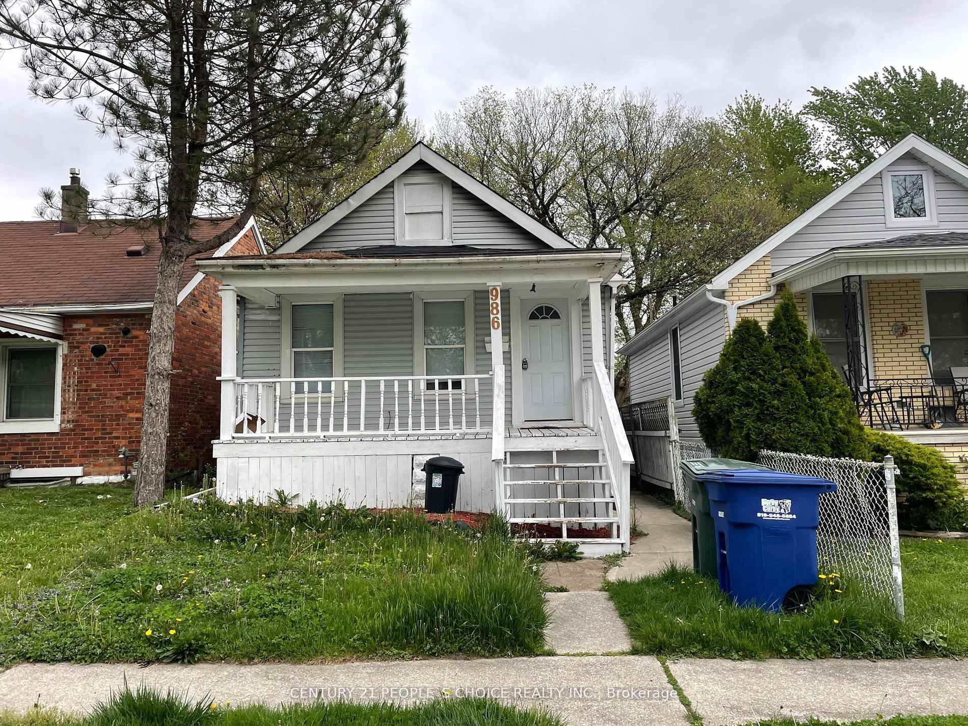 Photo of 986 Bridge Avenue