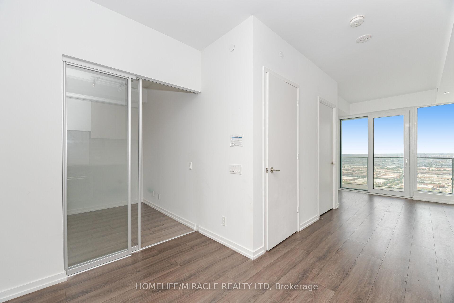 Photo 8 of Unit 3907, 7890 Jane Street, Vaughan, Vaughan Corporate Centre — HOMEH