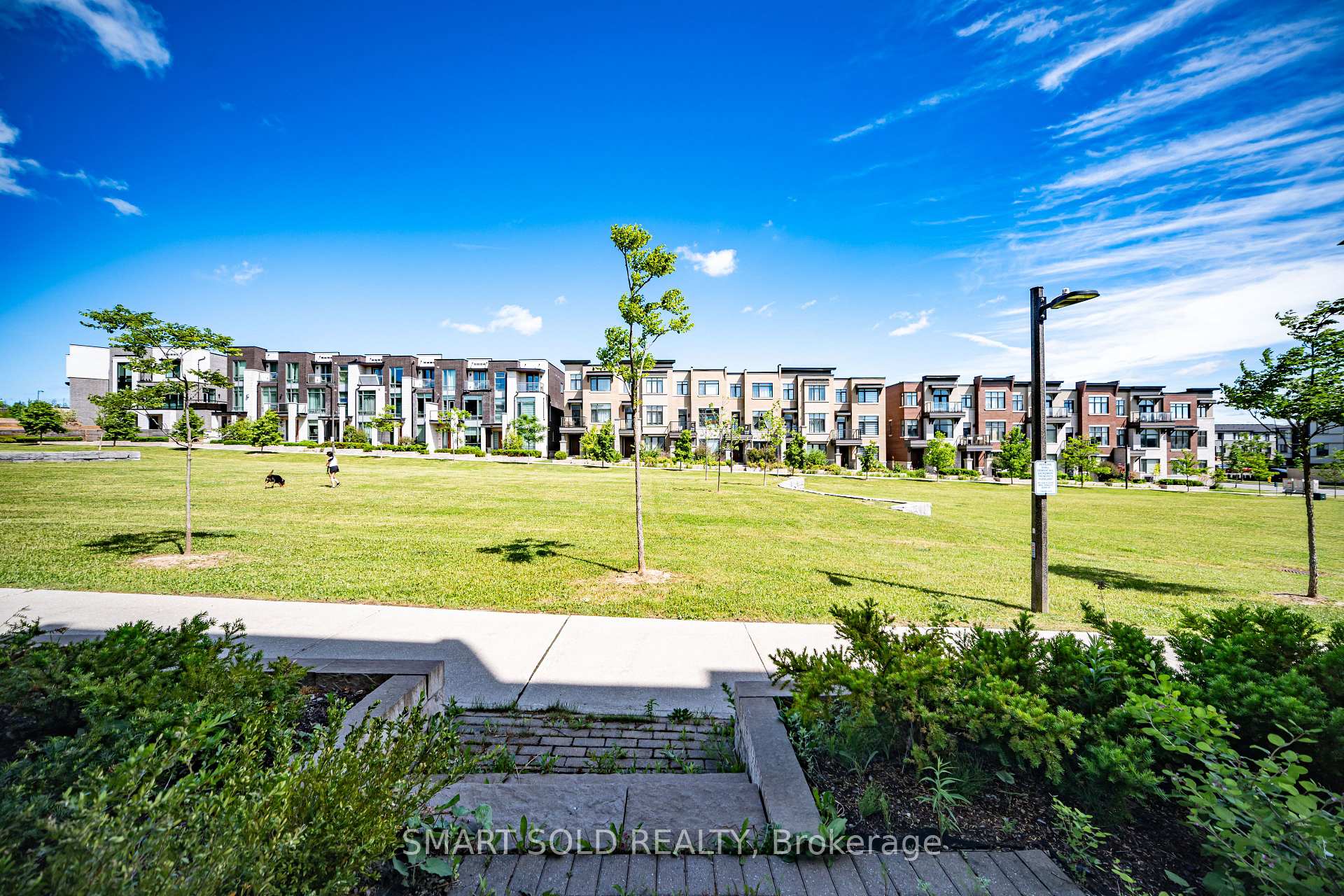 Photo 2 of 22 heriot Place, Vaughan, Patterson — HOMEH