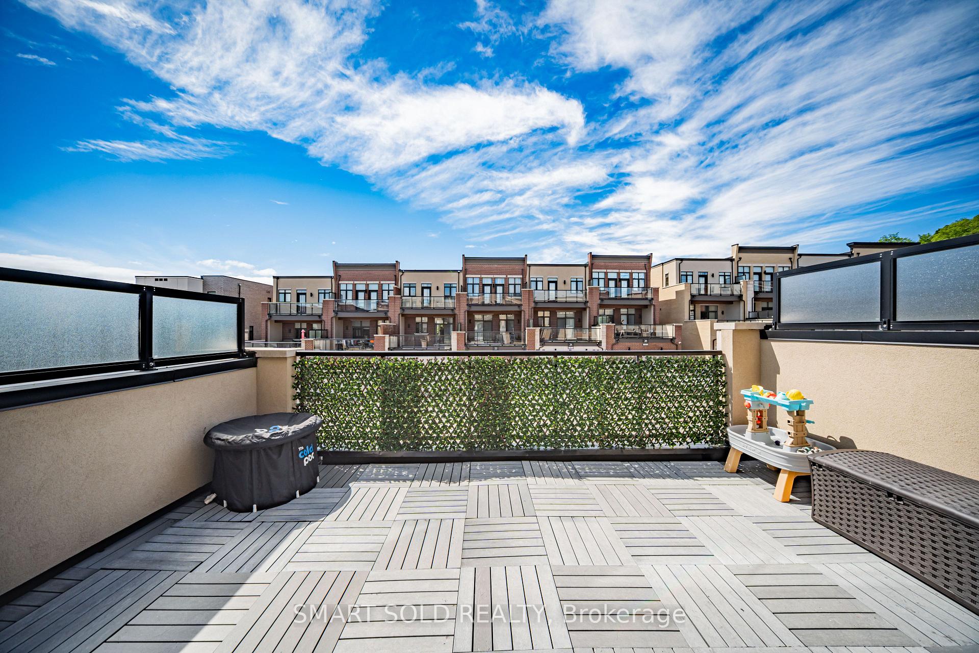 Photo 3 of 22 heriot Place, Vaughan, Patterson — HOMEH