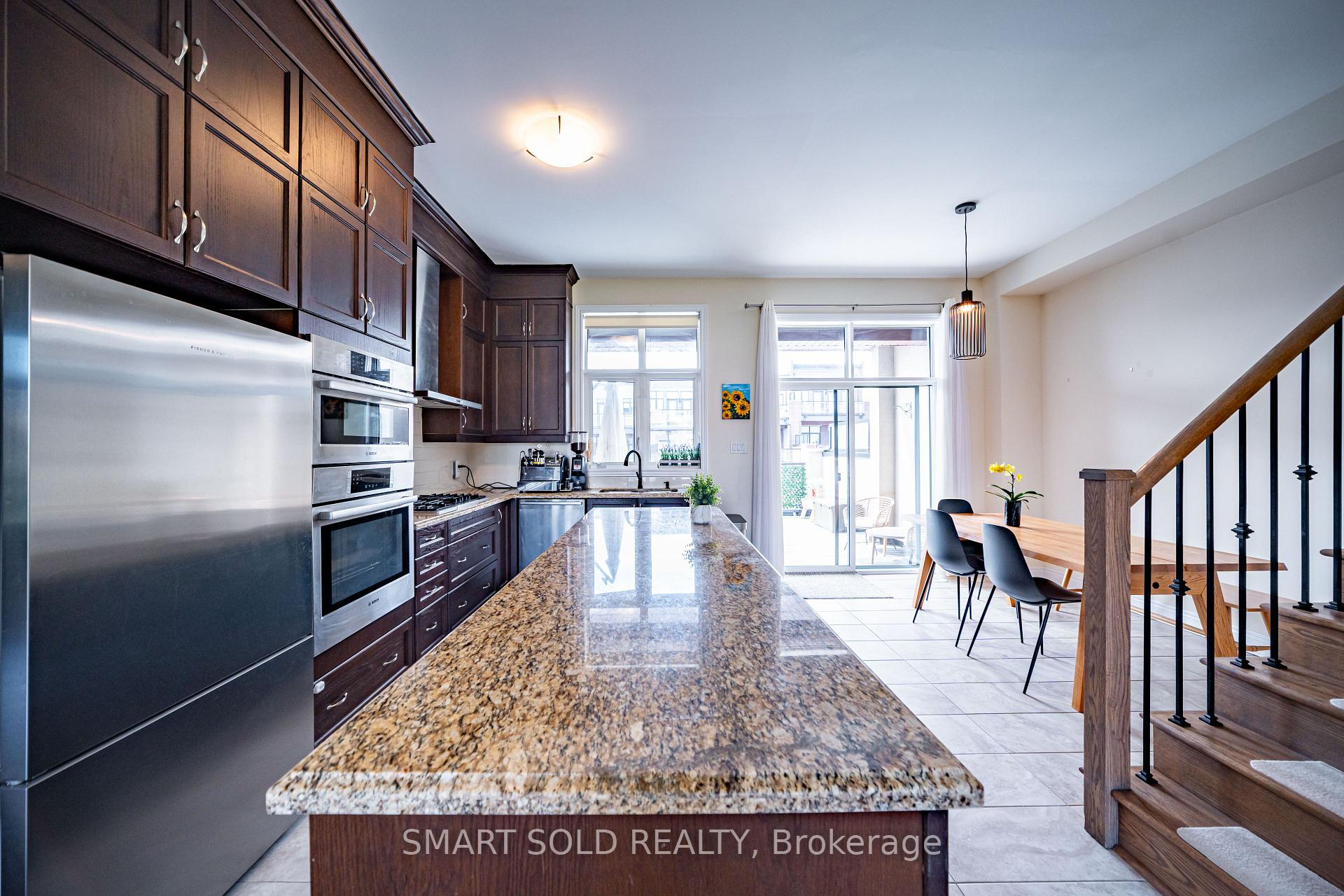 Photo 7 of 22 heriot Place, Vaughan, Patterson — HOMEH