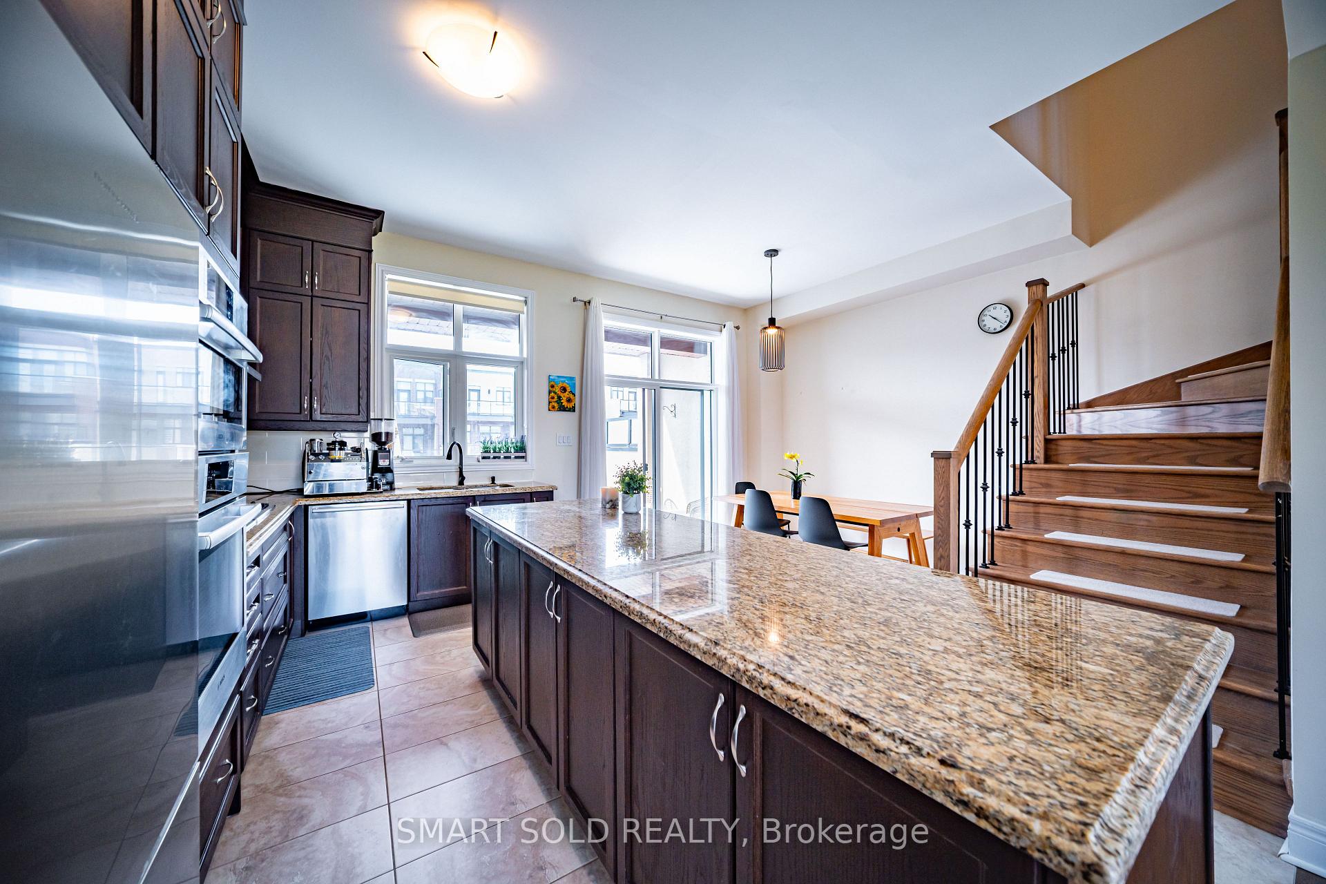 Photo 8 of 22 heriot Place, Vaughan, Patterson — HOMEH