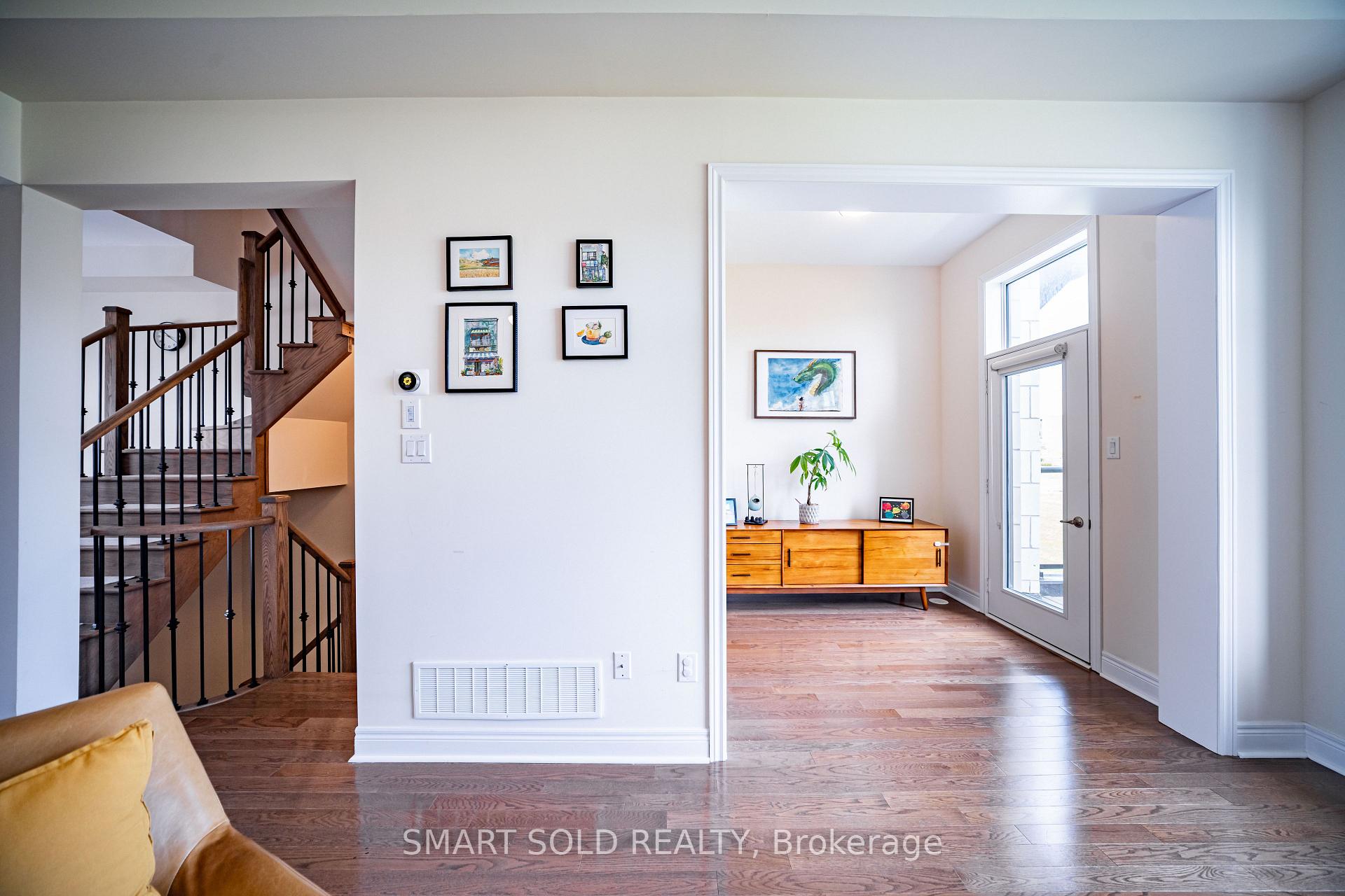 Photo 13 of 22 heriot Place, Vaughan, Patterson — HOMEH