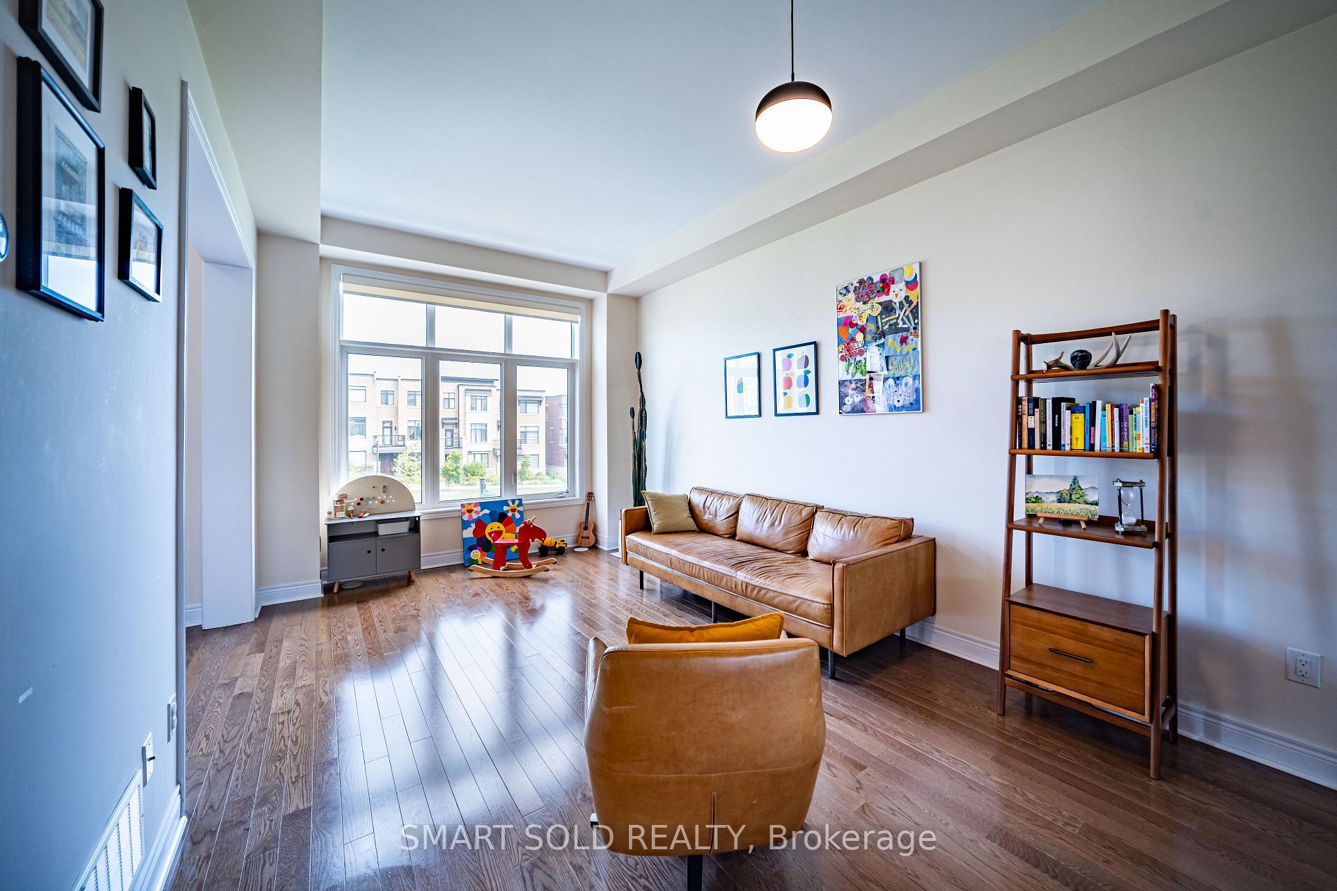 Photo 14 of 22 heriot Place, Vaughan, Patterson — HOMEH