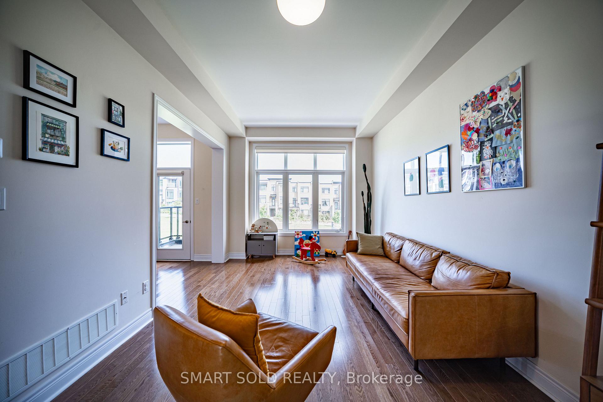Photo 15 of 22 heriot Place, Vaughan, Patterson — HOMEH