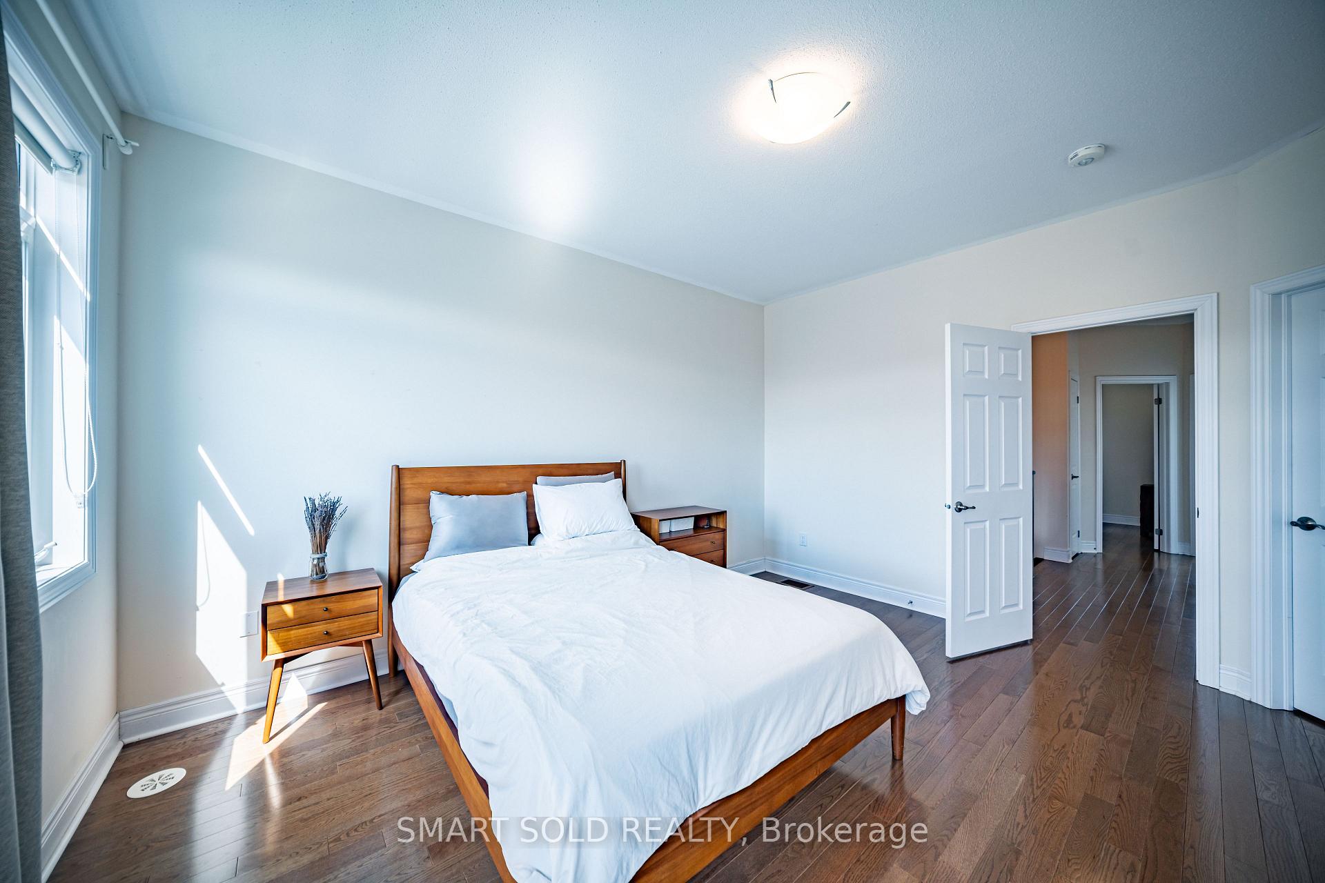 Photo 20 of 22 heriot Place, Vaughan, Patterson — HOMEH
