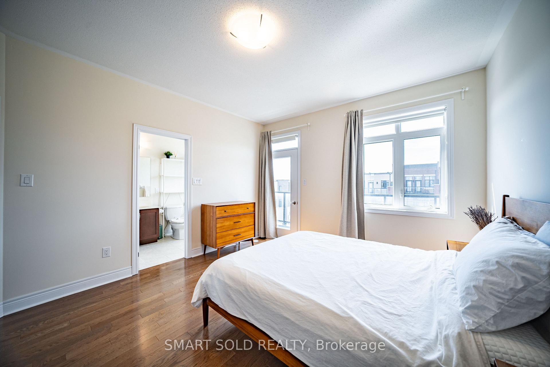 Photo 23 of 22 heriot Place, Vaughan, Patterson — HOMEH