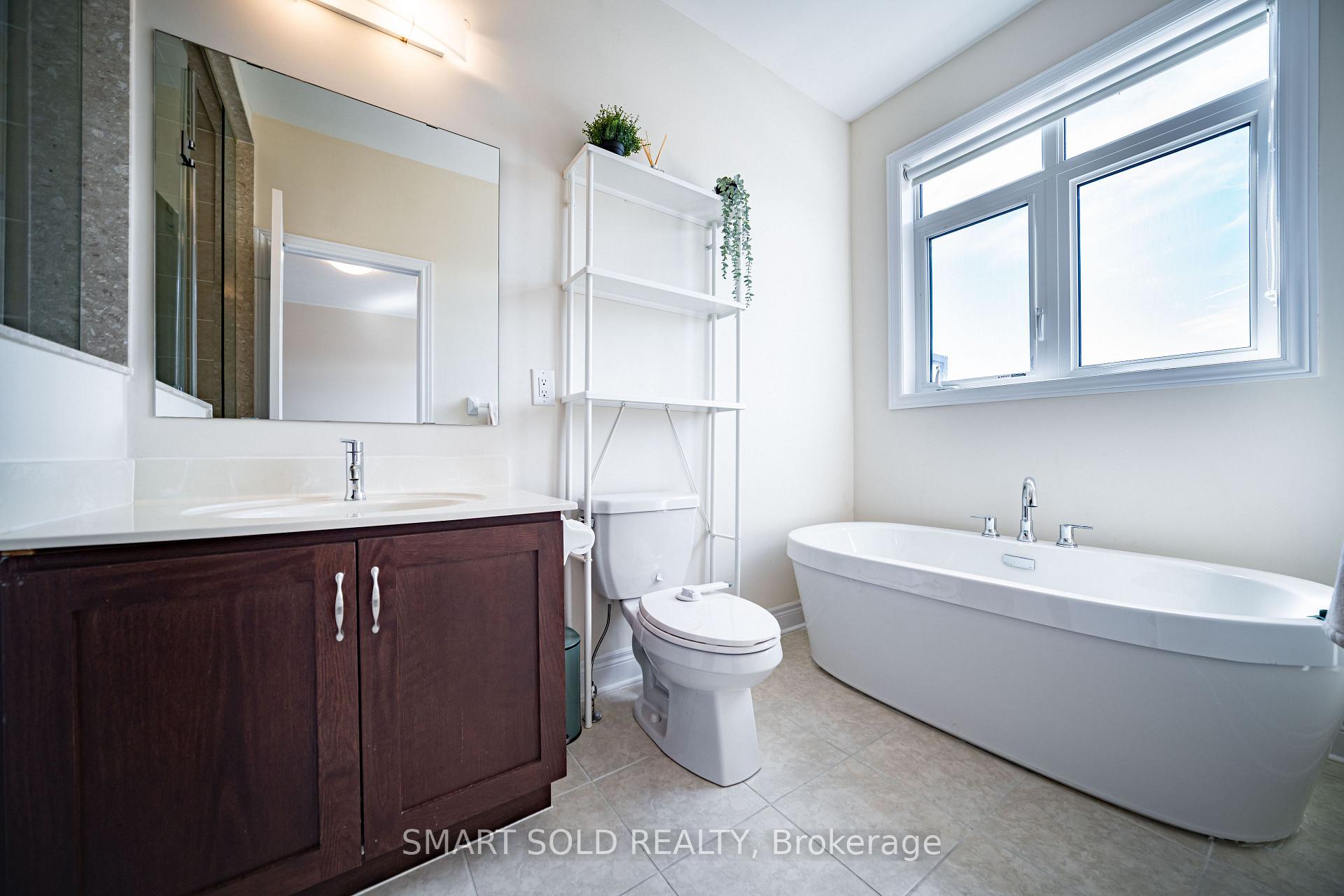 Photo 25 of 22 heriot Place, Vaughan, Patterson — HOMEH