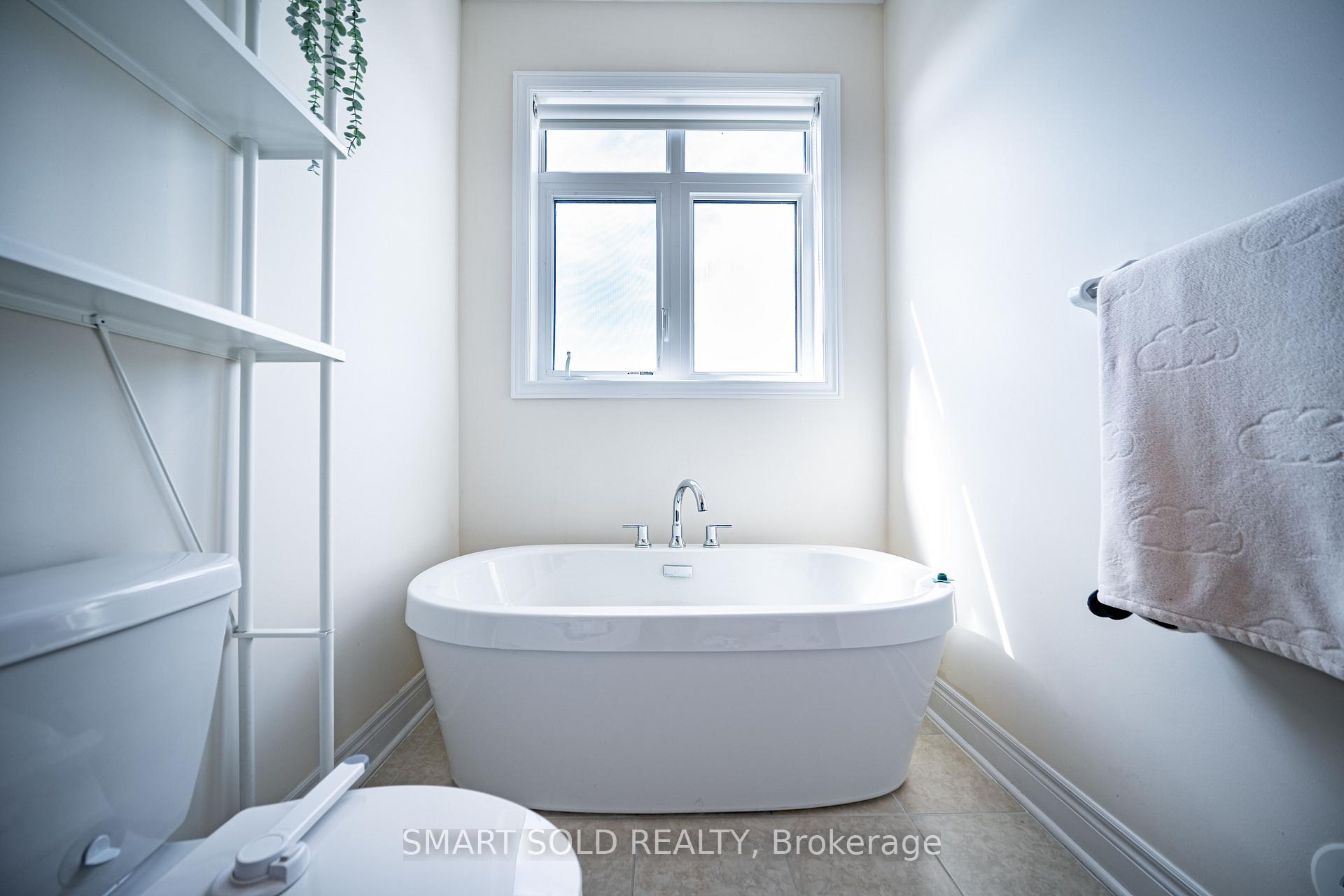 Photo 26 of 22 heriot Place, Vaughan, Patterson — HOMEH
