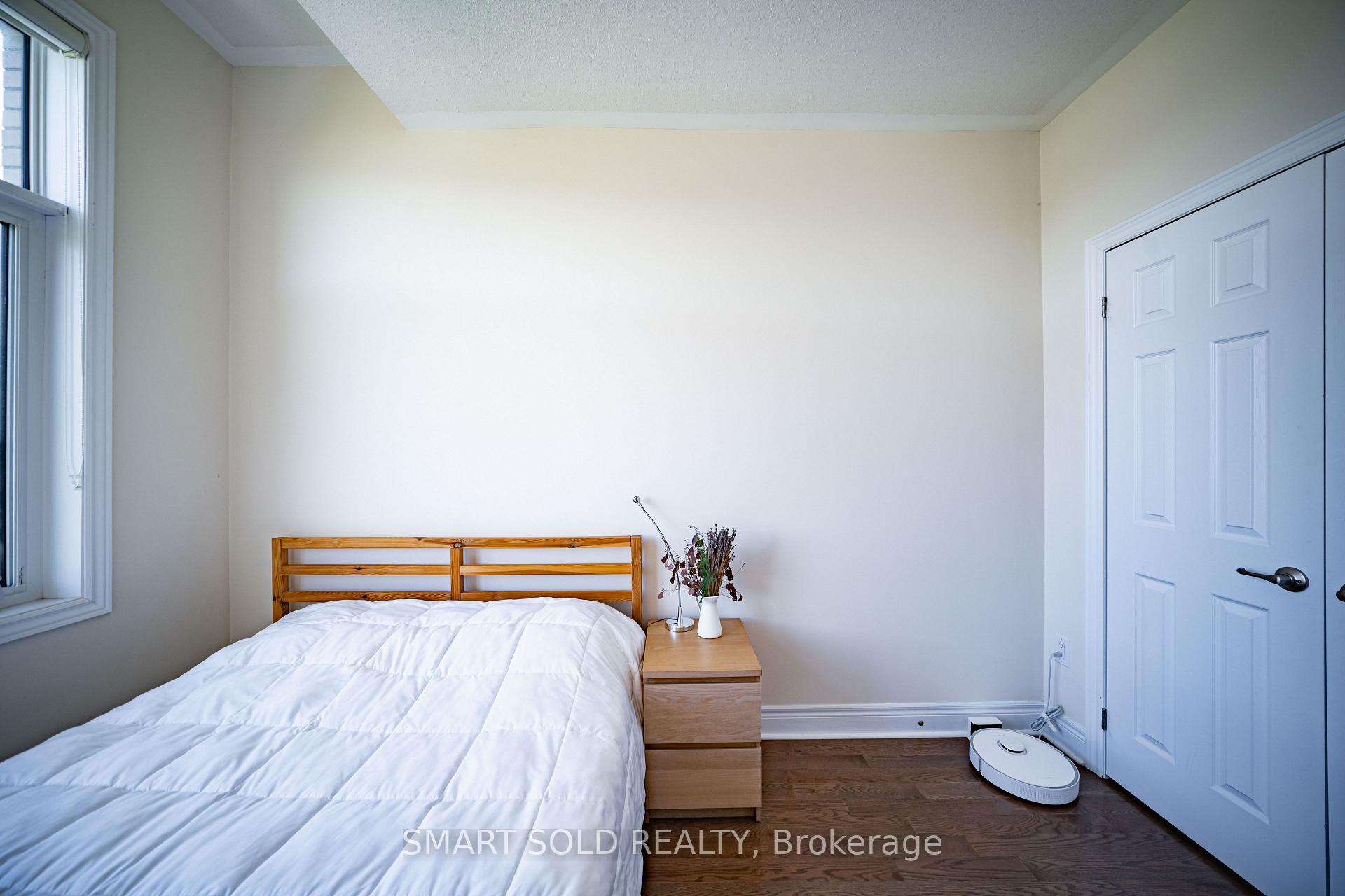 Photo 38 of 22 heriot Place, Vaughan, Patterson — HOMEH