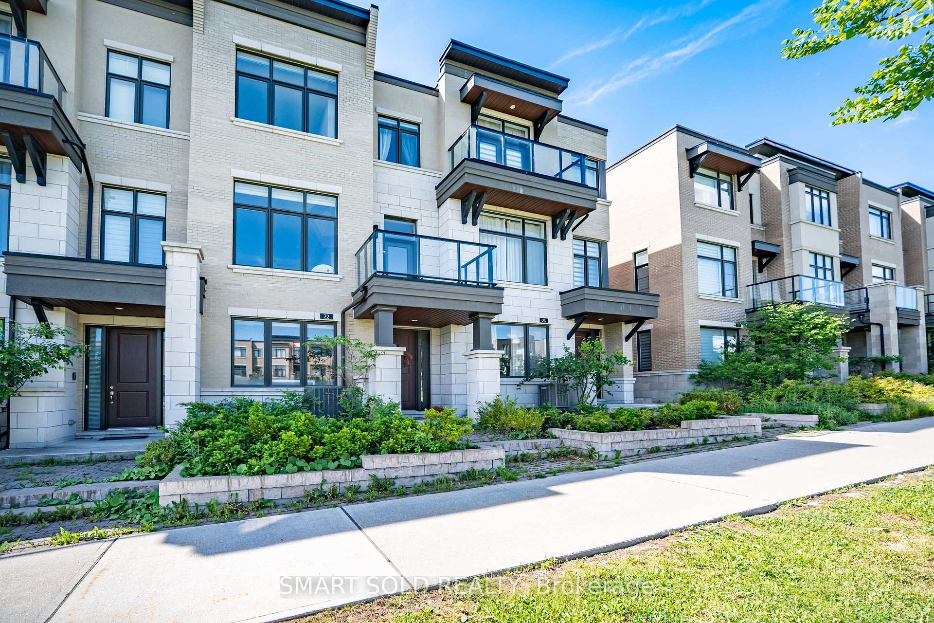 Photo 45 of 22 heriot Place, Vaughan, Patterson — HOMEH