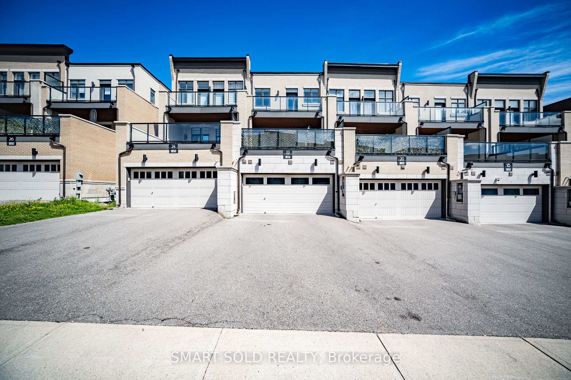 Photo 47 of 22 heriot Place, Vaughan, Patterson — HOMEH