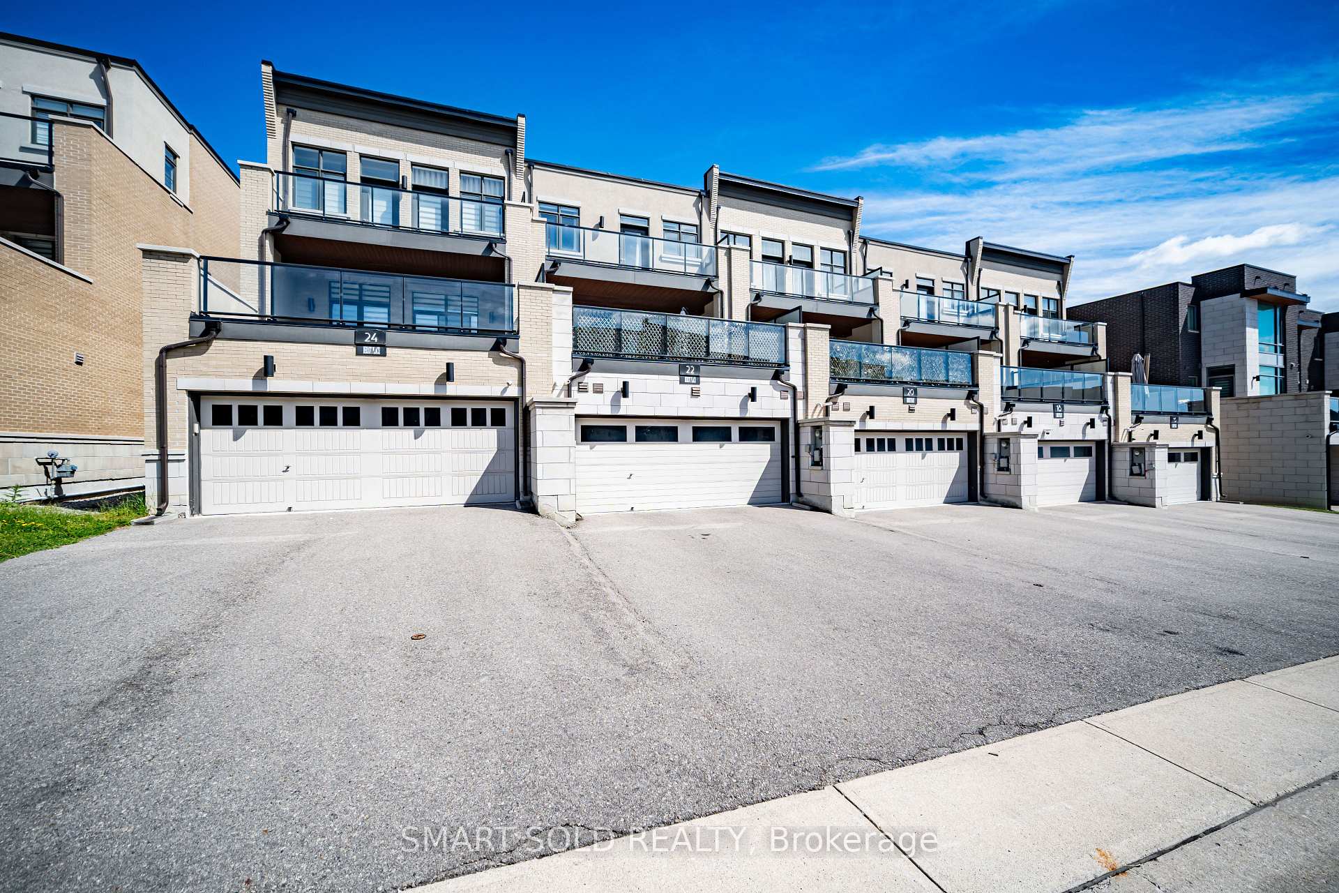 Photo 48 of 22 heriot Place, Vaughan, Patterson — HOMEH