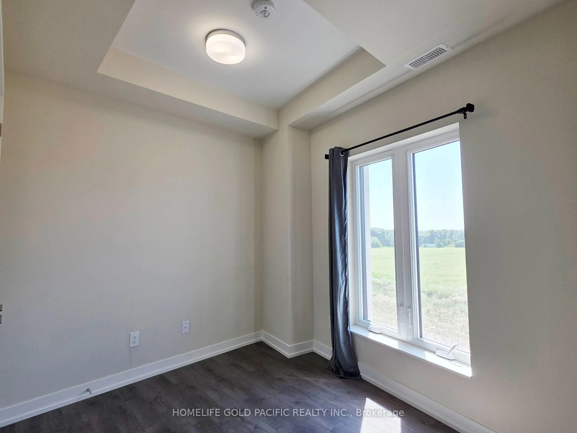 Photo 11 of Unit 302, 2 Red Squirrel Lane, Richmond Hill, Rural Richmond Hill — HOMEH