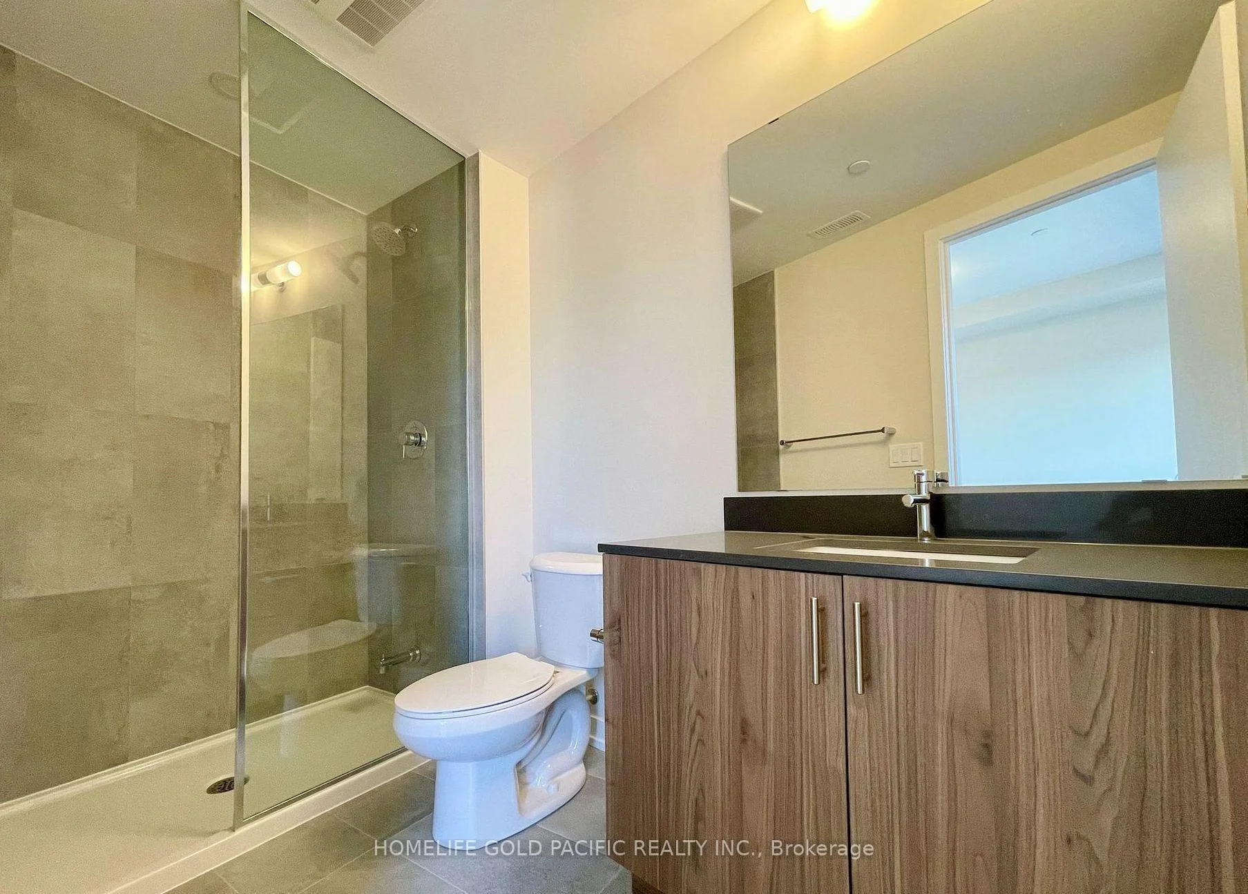 Photo 13 of Unit 302, 2 Red Squirrel Lane, Richmond Hill, Rural Richmond Hill — HOMEH