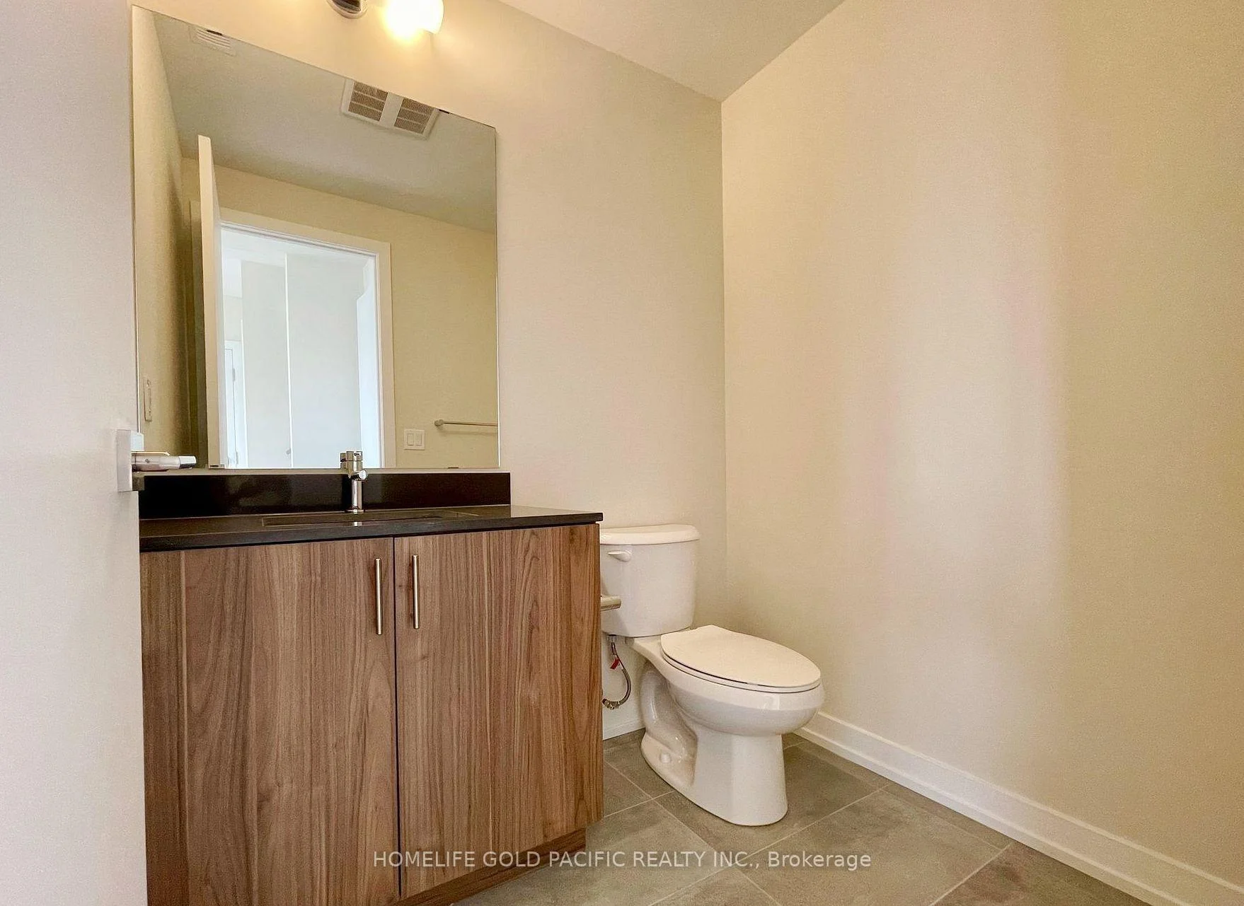 Photo 14 of Unit 302, 2 Red Squirrel Lane, Richmond Hill, Rural Richmond Hill — HOMEH