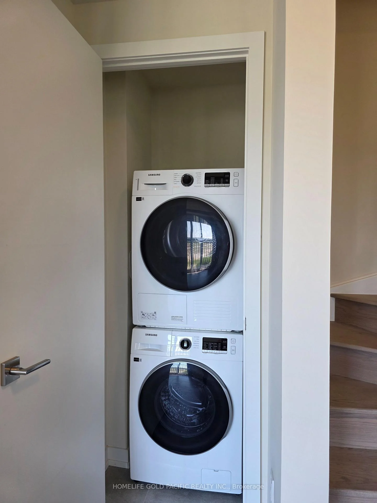 Photo 15 of Unit 302, 2 Red Squirrel Lane, Richmond Hill, Rural Richmond Hill — HOMEH
