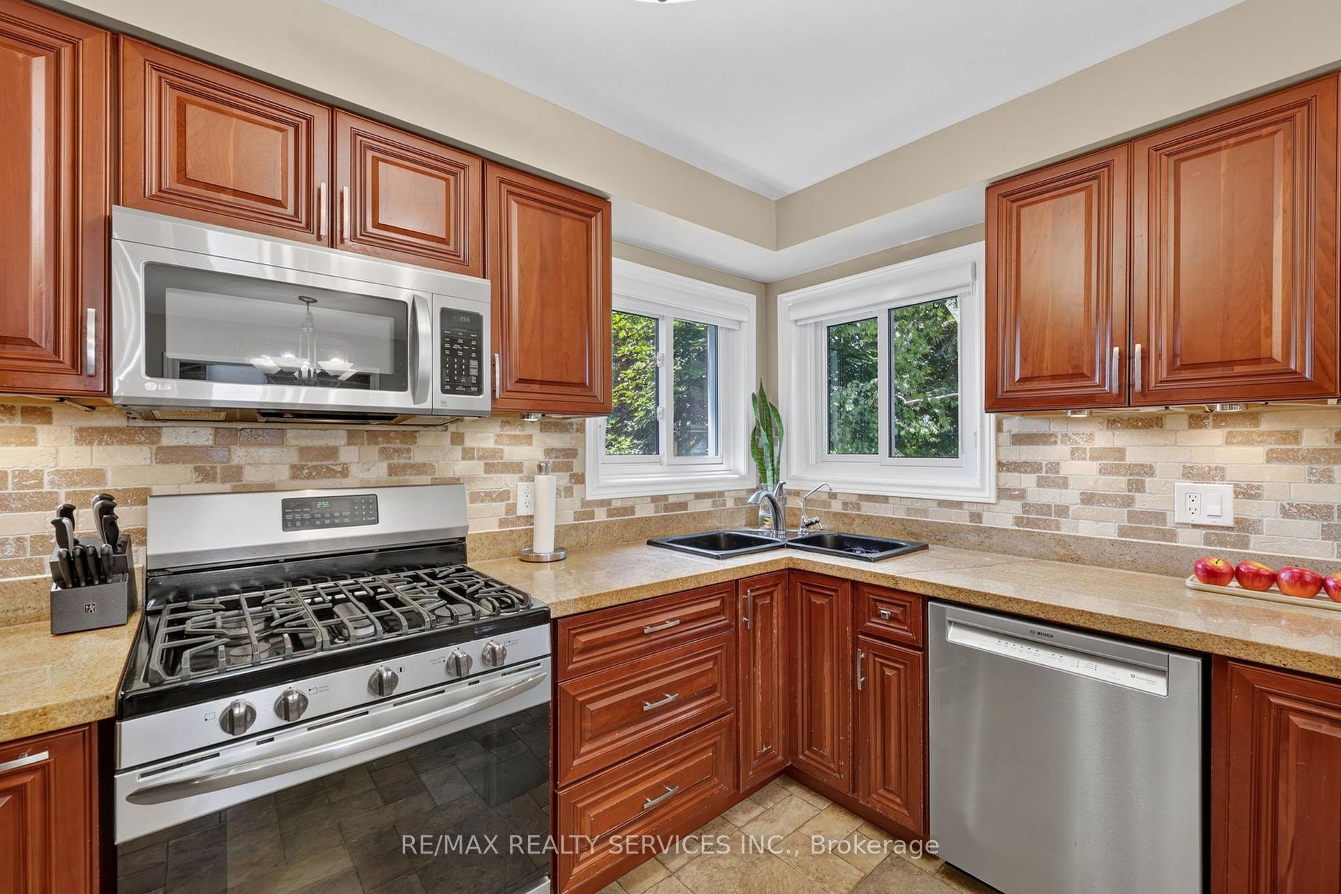 Photo 14 of 1 Plummer Road, Caledon, Bolton West — HOMEH