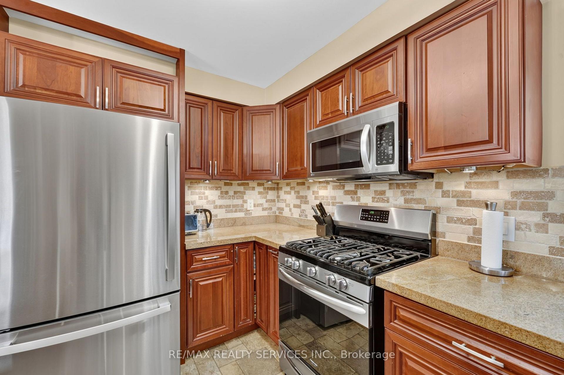 Photo 15 of 1 Plummer Road, Caledon, Bolton West — HOMEH