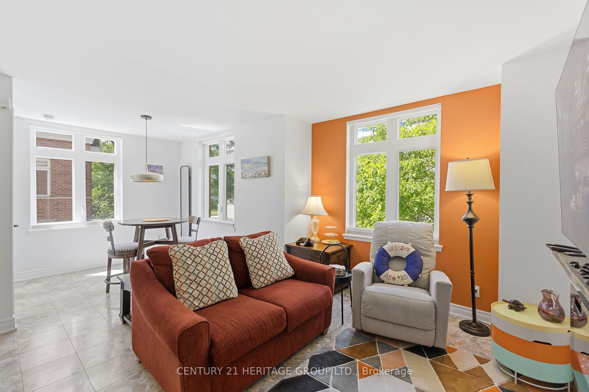 Photo 7 of Unit 8, 87 Lillian Street, Toronto, Mount Pleasant West — HOMEH