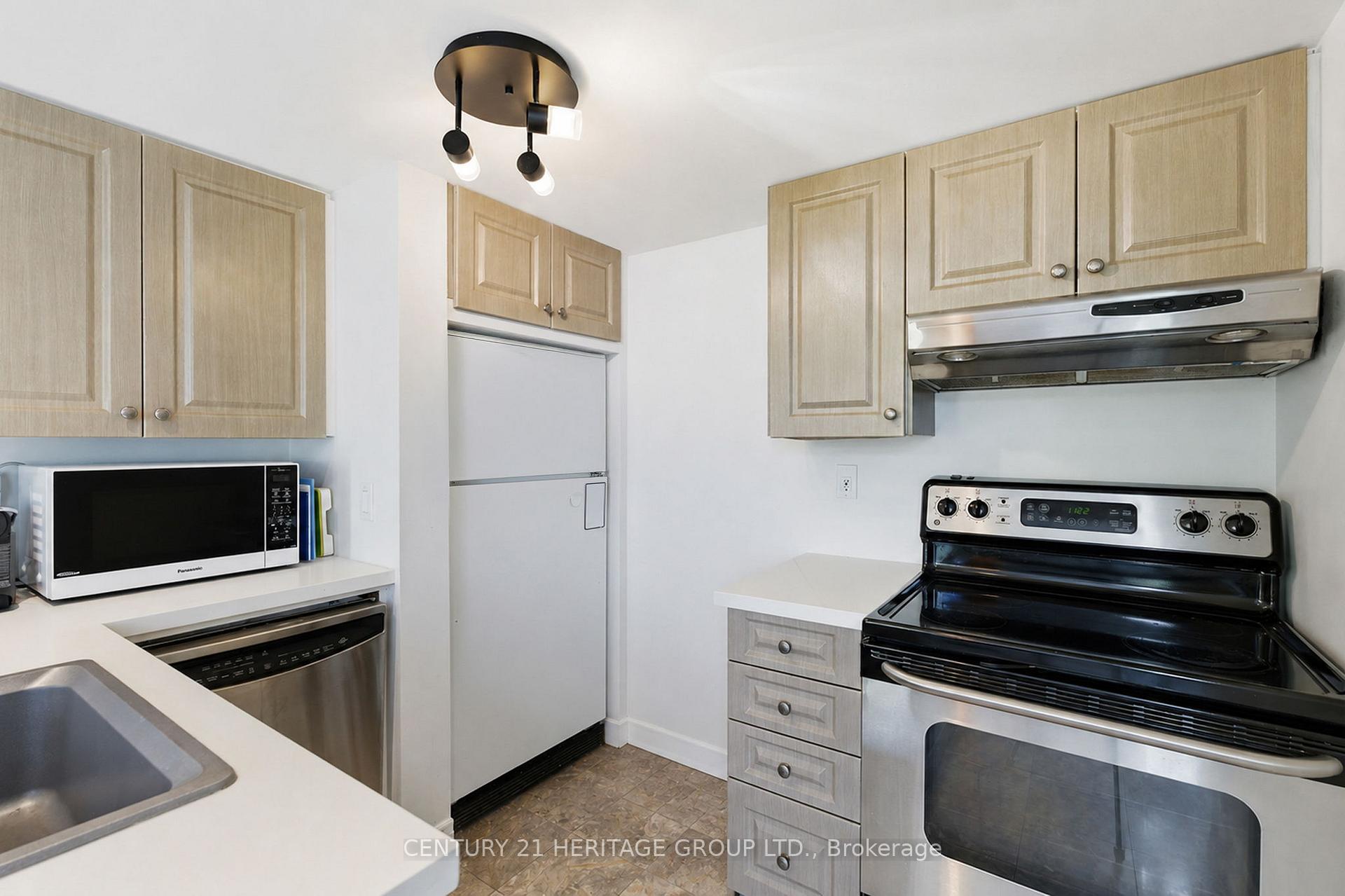 Photo 12 of Unit 8, 87 Lillian Street, Toronto, Mount Pleasant West — HOMEH