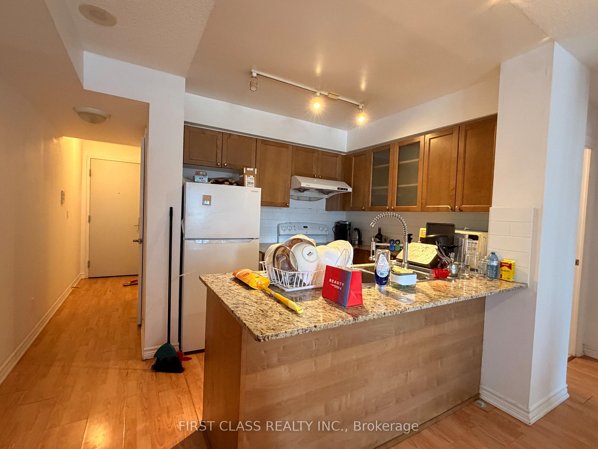 Photo 3 of Unit 2107, 761 Bay Street, Toronto, Bay Street Corridor — HOMEH