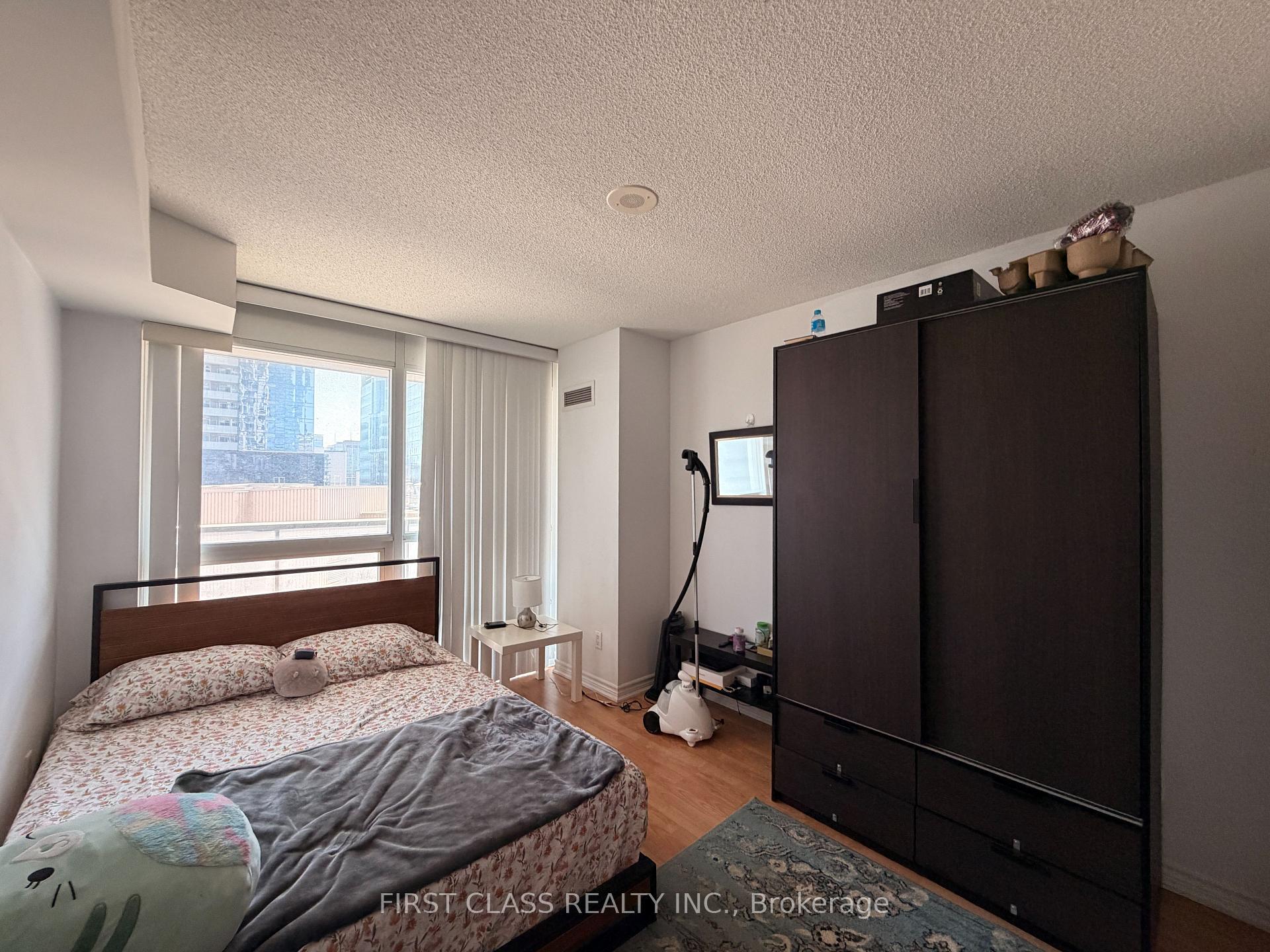 Photo 4 of Unit 2107, 761 Bay Street, Toronto, Bay Street Corridor — HOMEH