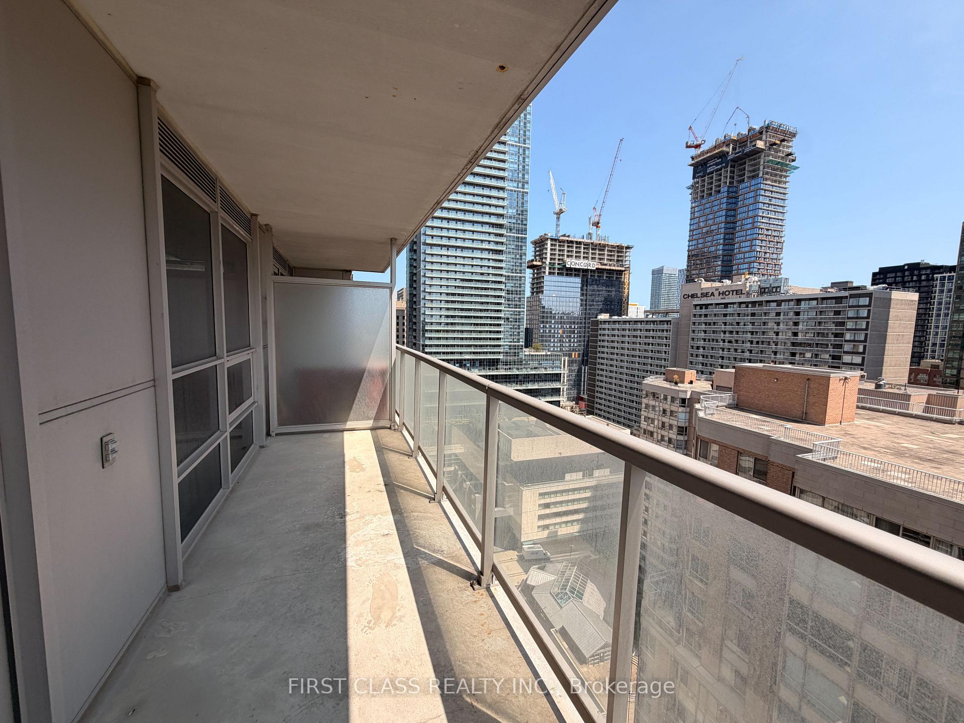 Photo 6 of Unit 2107, 761 Bay Street, Toronto, Bay Street Corridor — HOMEH