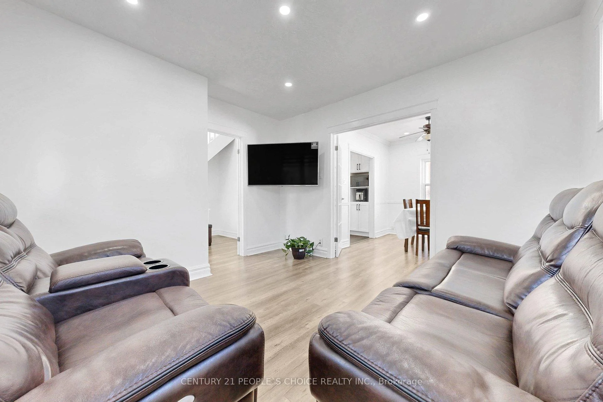 Photo 16 of 419 Adelaide Avenue W, Oshawa, McLaughlin — HOMEH