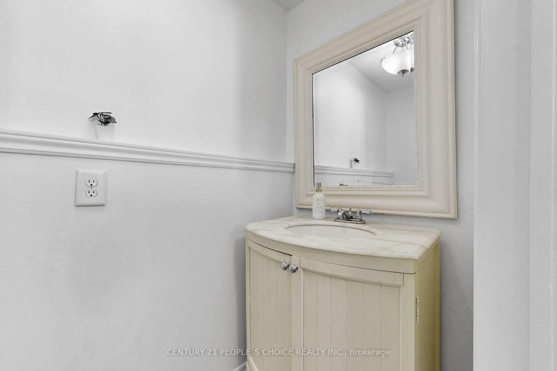 Photo 38 of 419 Adelaide Avenue W, Oshawa, McLaughlin — HOMEH