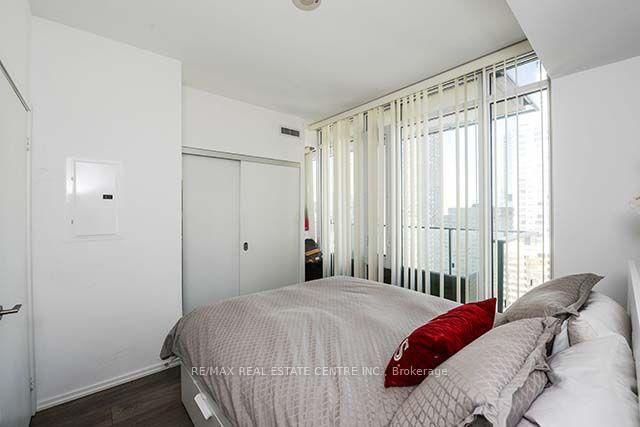 Photo 14 of Unit 2507, 75 St Nicholas Street, Toronto, Bay Street Corridor — HOMEH